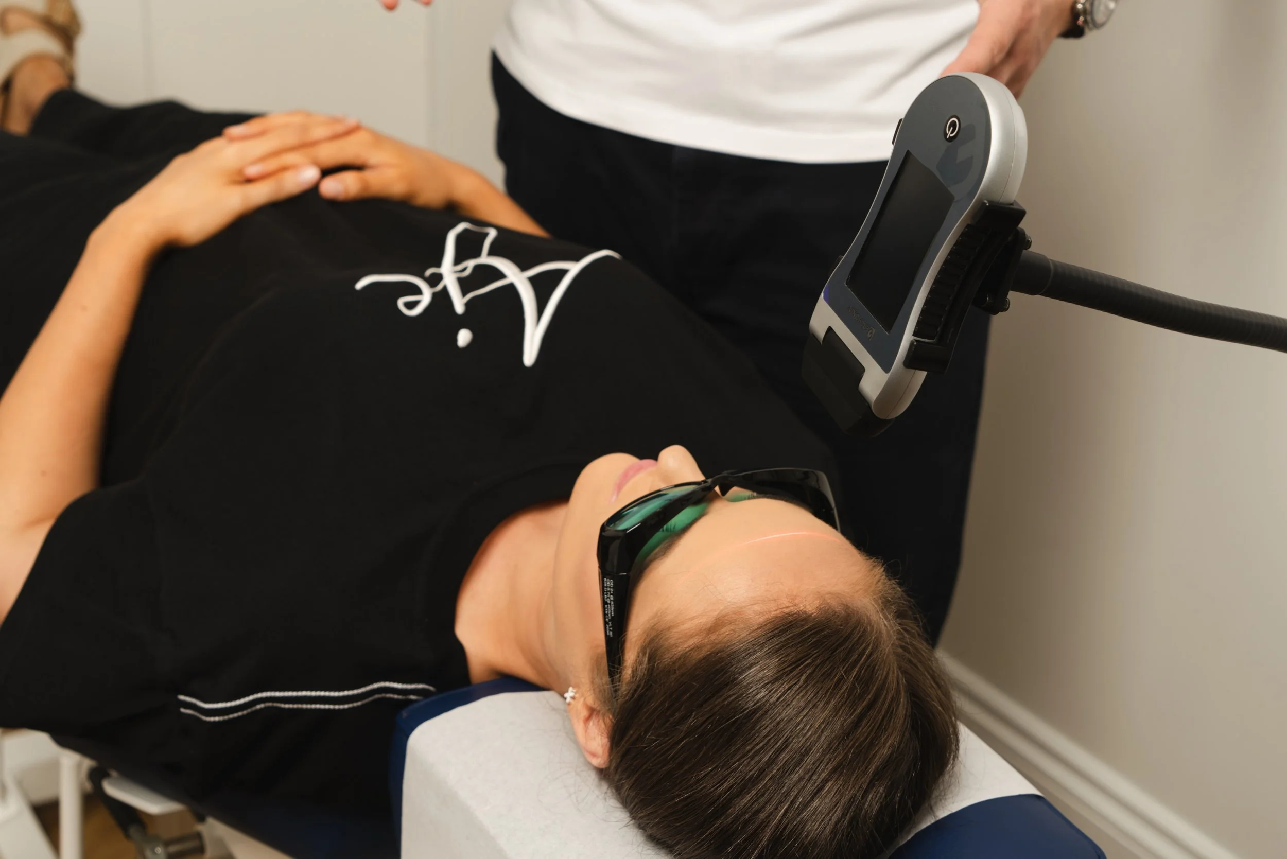 Can low level laser therapy support the recovery process after a Concussion and/or Whiplash injuries? 🧠💡

After a concussion and/or a Whiplash injury, the brain begins a natural repair process. For most people, symptoms improve within 7&ndash;14 da