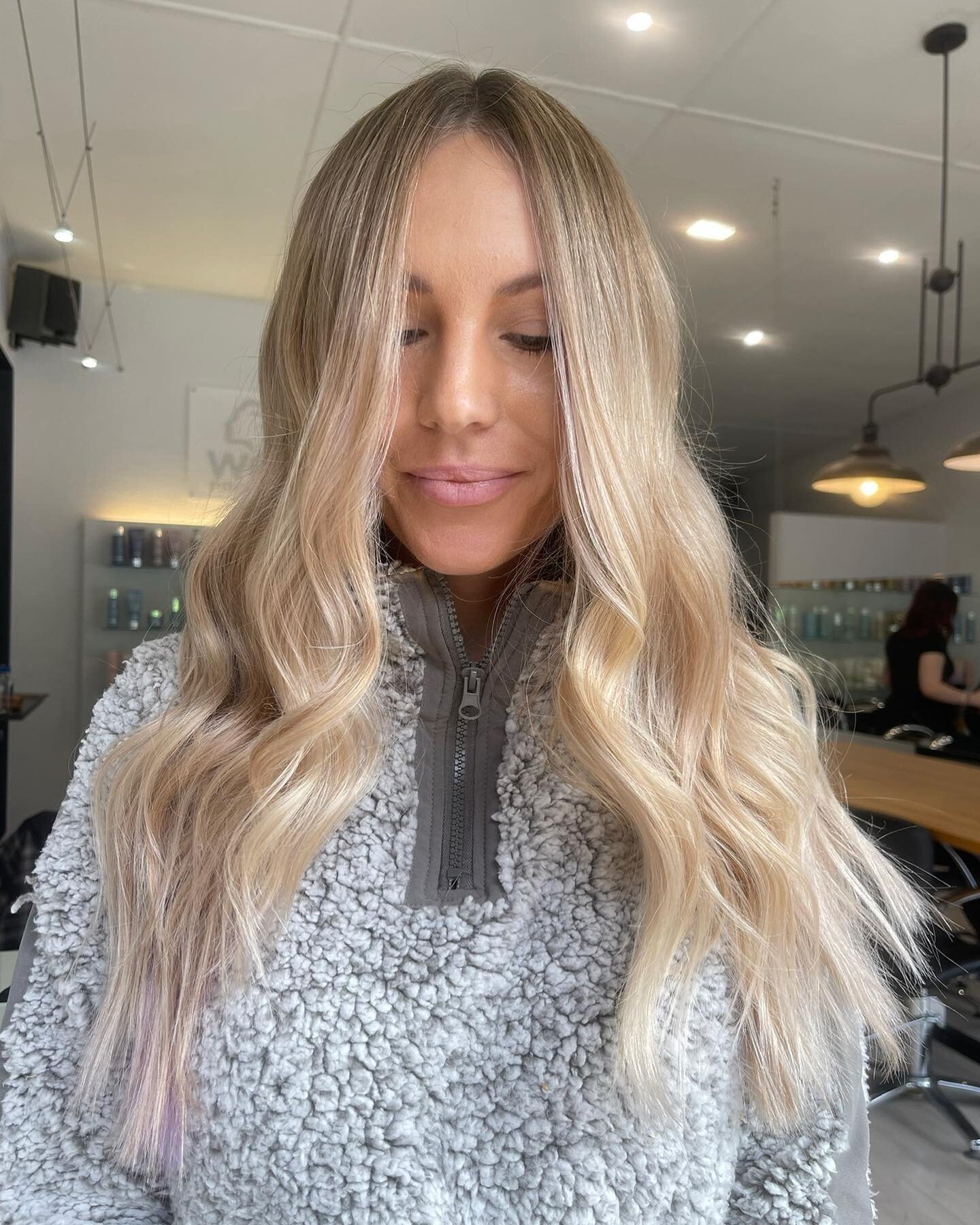 The stunning @delllifts adding a twist to a classic balayage all created by Rocco and styled by Bella! #balayage #faceframe #faceframing #faveframinghighlights #blonde #blondehair #blondebalayage  #pastelpurplehair
