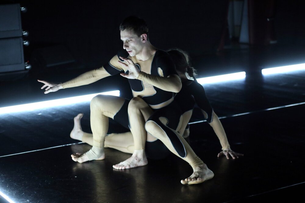  scene from “Vanishing Point”, a dance performance presented at the Onassis New Choreographers 7 Festival 