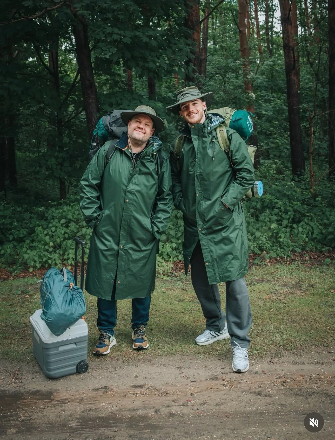 ‼️🚨NEW WORK CLAXON 🚨‼️ 
I was asked by the lovely chums @fulwell to come onboard and design the costumes &amp; camping looks for a shoot with Declan Rice and James Corden for &lsquo;After Hours with James Corden&rsquo; on @foxsports

Really fun fas