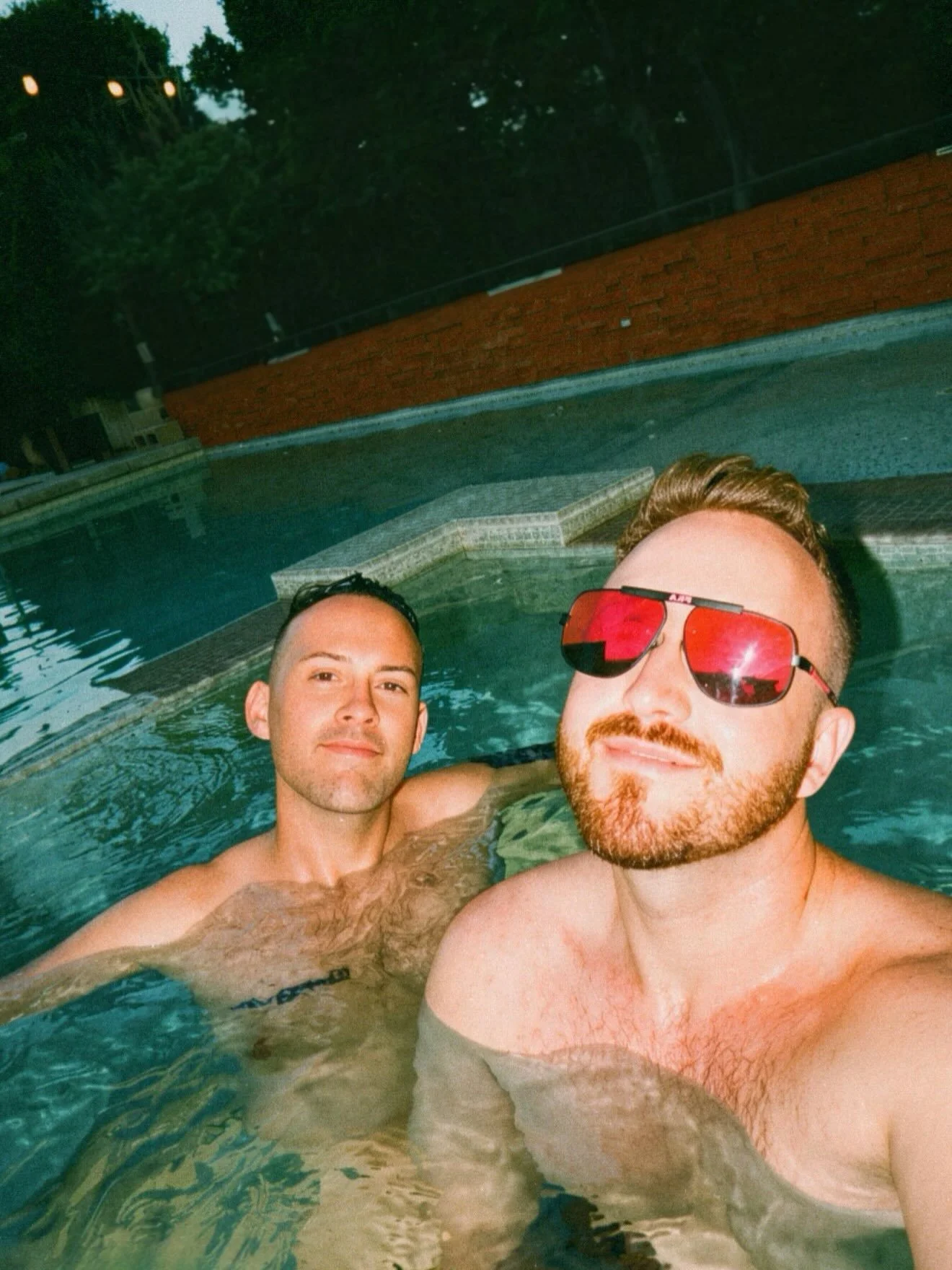 PALM SPRINGS 🌴🍸 Part One

The first few days of celebrating @ollygregory turning 40 &mdash; and honestly, I think Palm Springs might have been made for us. 🥰

Pool days, birthday surprises, far too many cocktails, getting dressed up for dinner, ru