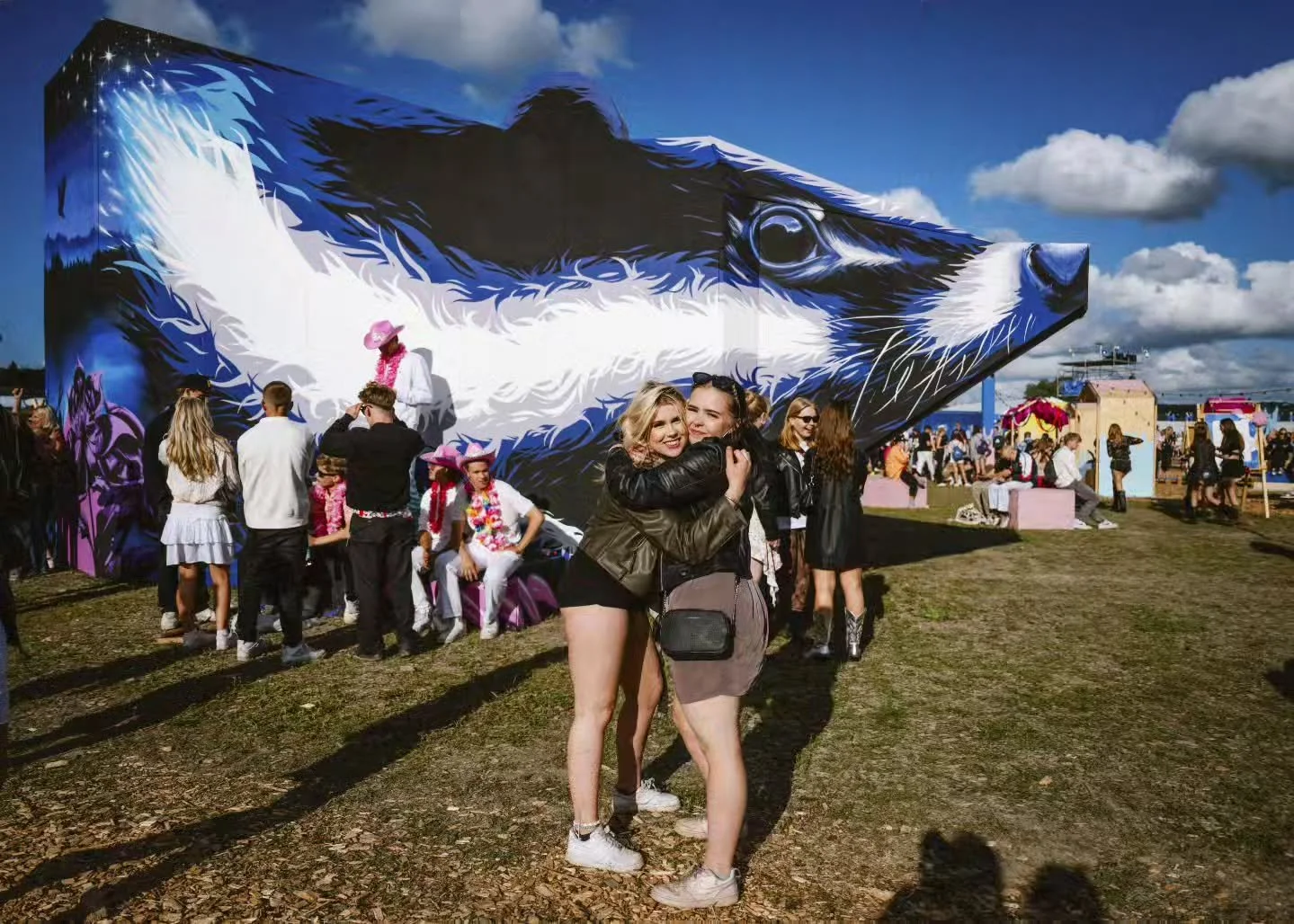 Muistoja kes&auml;lt&auml;: Tehtiin @ruisrock -festareille j&auml;ttim&auml;yr&auml;!

🦡 Teoksen on suunnitellut ja toteuttanut SAV:n Jenni V&auml;is&auml;nen, Jesse Pasanen @jessepasanen_official ja&nbsp; Maikki Rantala @maikkirantala
🦡 M&auml;yr&