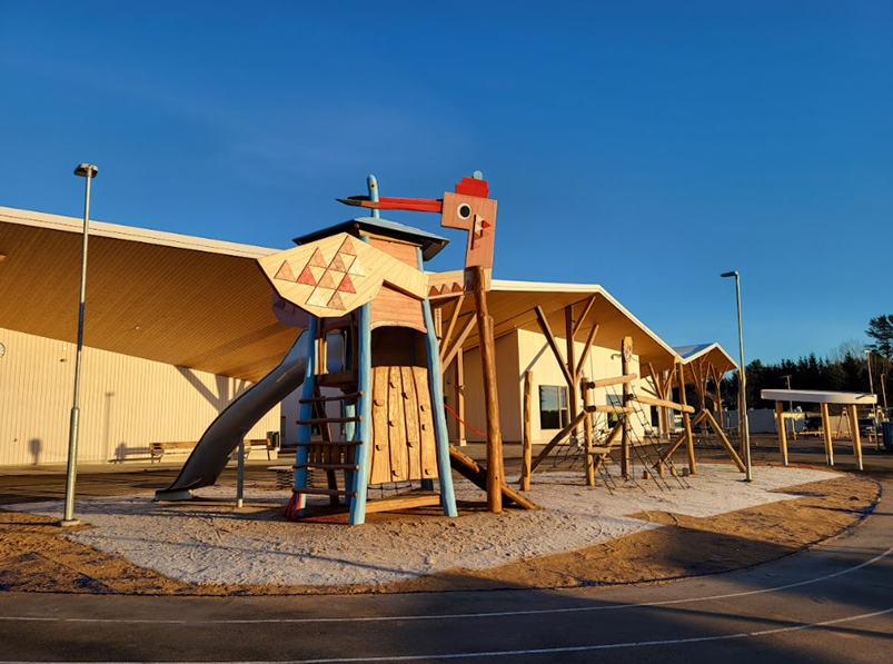 Uotilanrinteen piha (2024–2025)