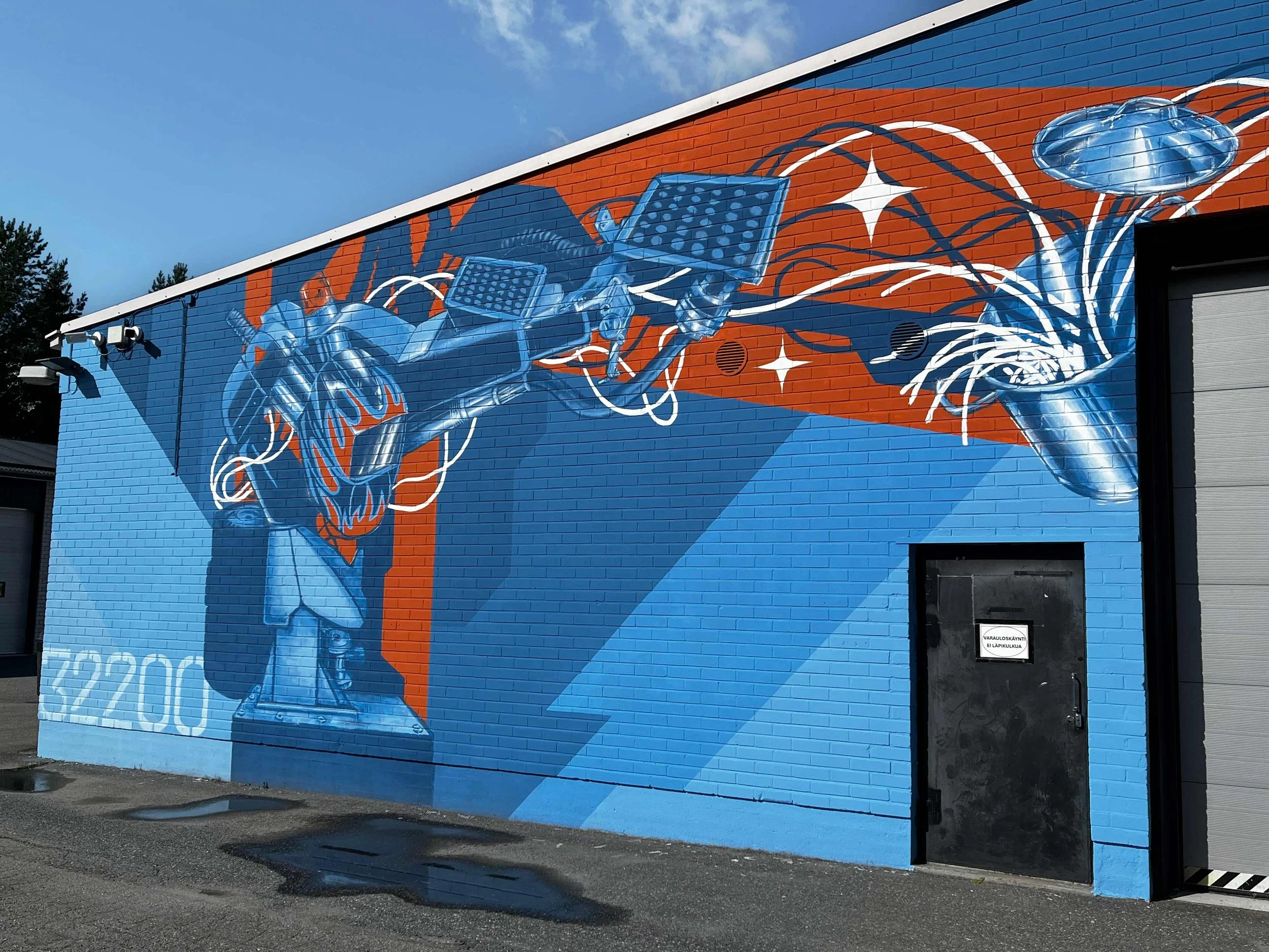 Street Art Vantaan perustajan Jesse Pasasen taidetta Loimaalla Novidan toimipisteellä.