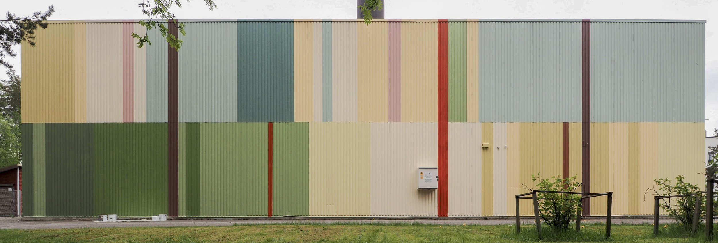 Maikki Rantalan suunnittelemat maalaukset Hyvinkäällä.