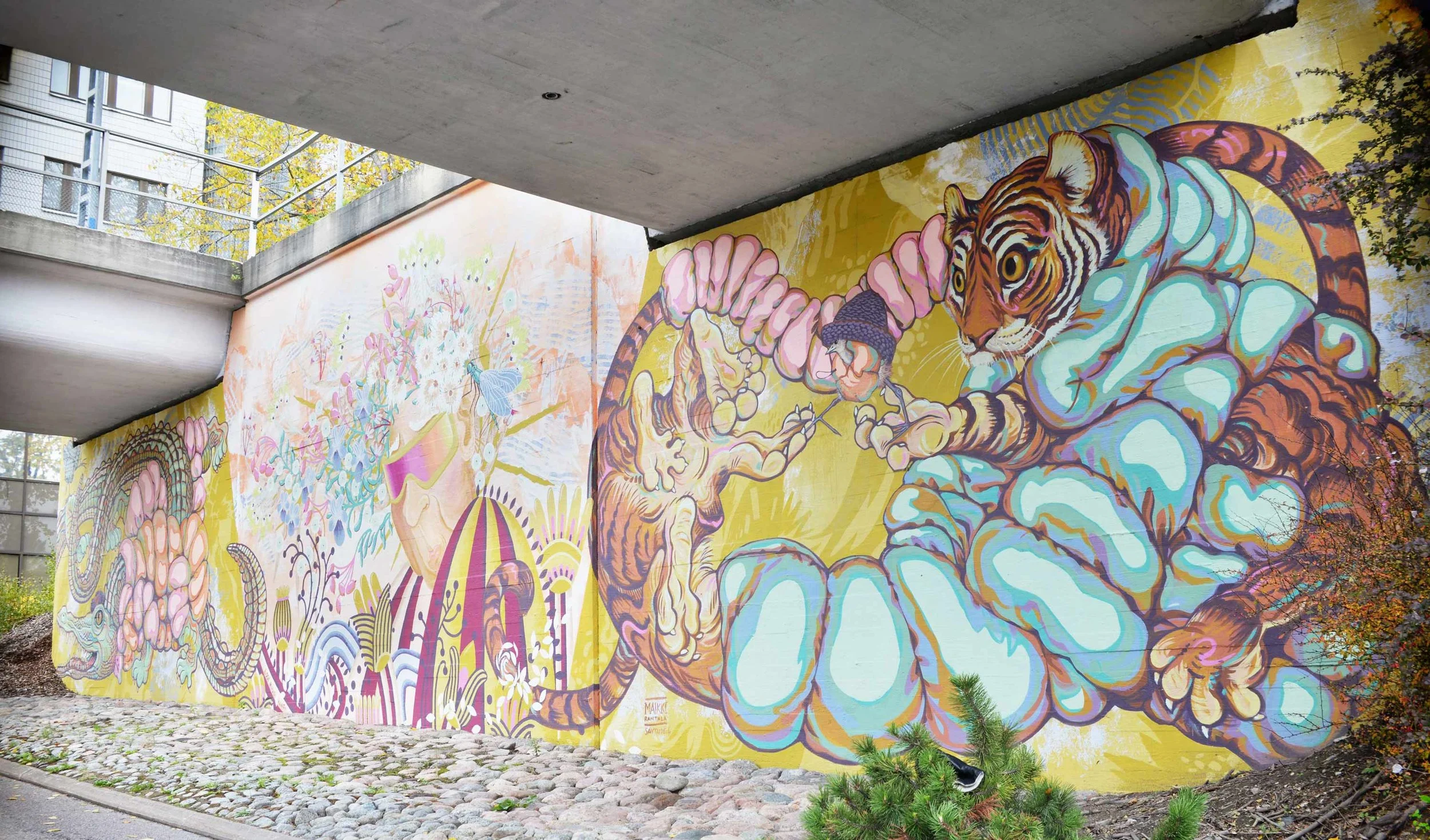 Vantaan Martinlaaksoon maalattu kaupungin tilaama street art tunneli.