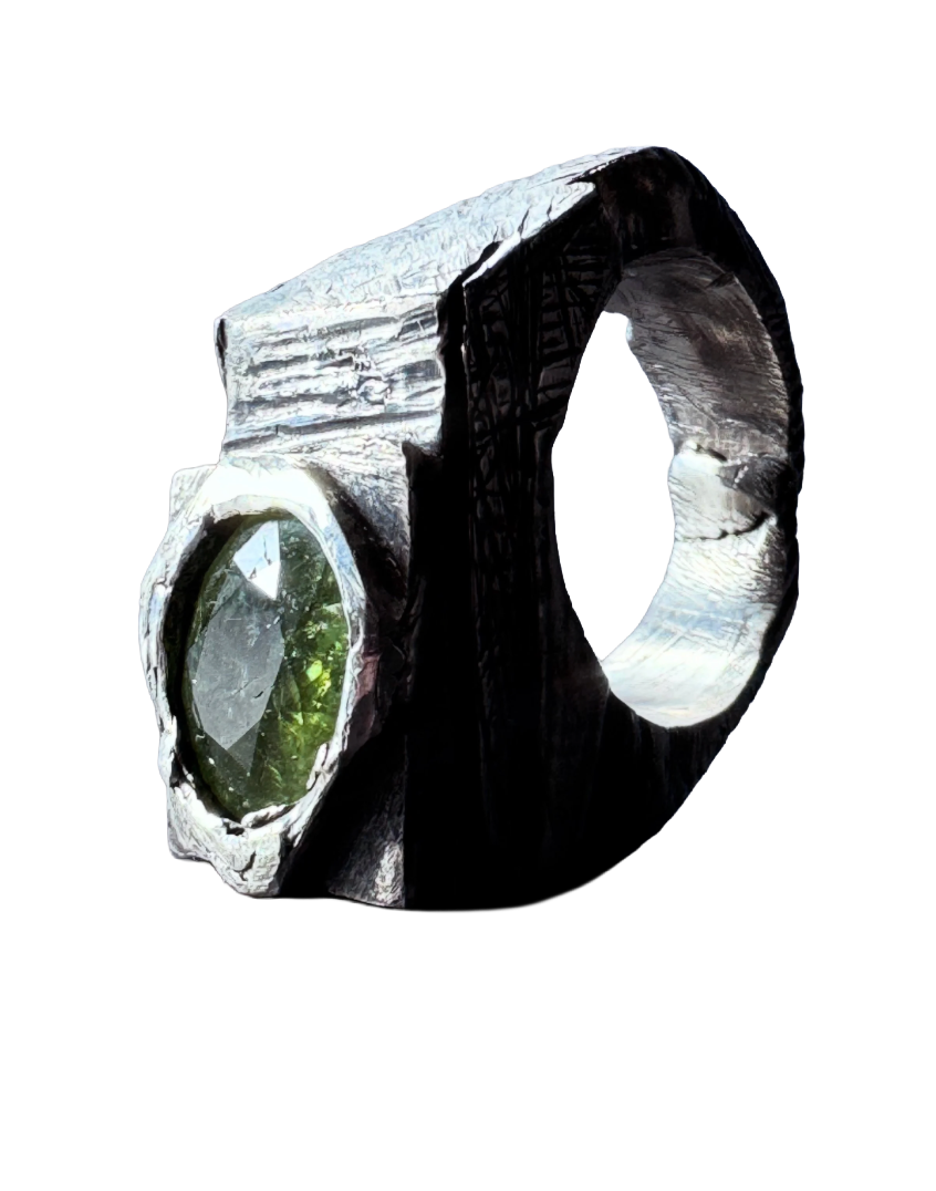 Ojo de granate verde