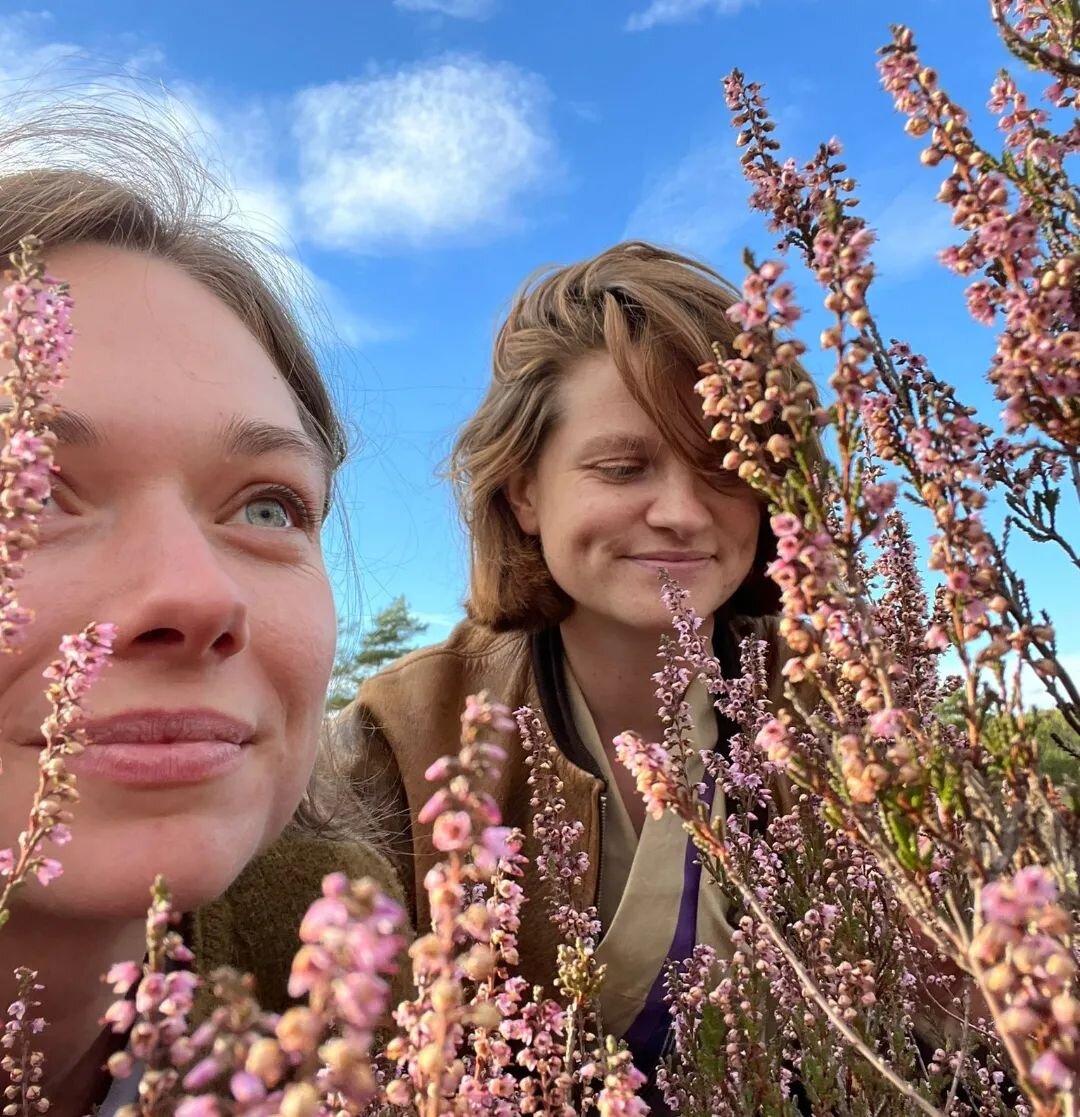 Bettering the soul touching soft stones &amp; roadtripping through the heath &amp; eating delish Sri Lankan curry soup. I love you 🌾💜 @studio_merlebergers