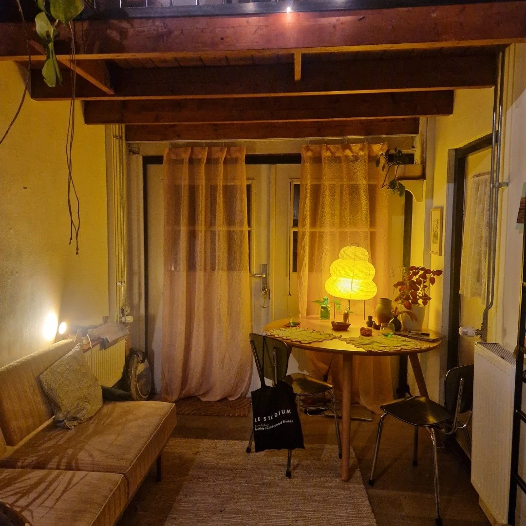 Just a woman discovering life according to herself 🌼