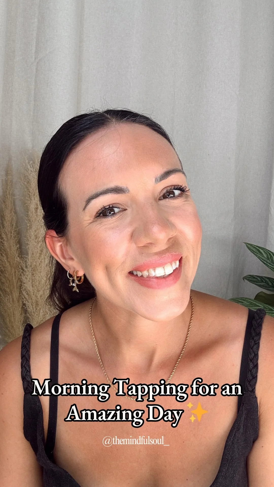 I love this sequence to really shift your mood and create an AMAZING DAY! 💫🫶🏽
If you’ve been waking up with worry, doubt, or stress, this practice will help you:
💛 Let go of yesterday’s heaviness
💛 Welcome in calm, clarity, and foc
