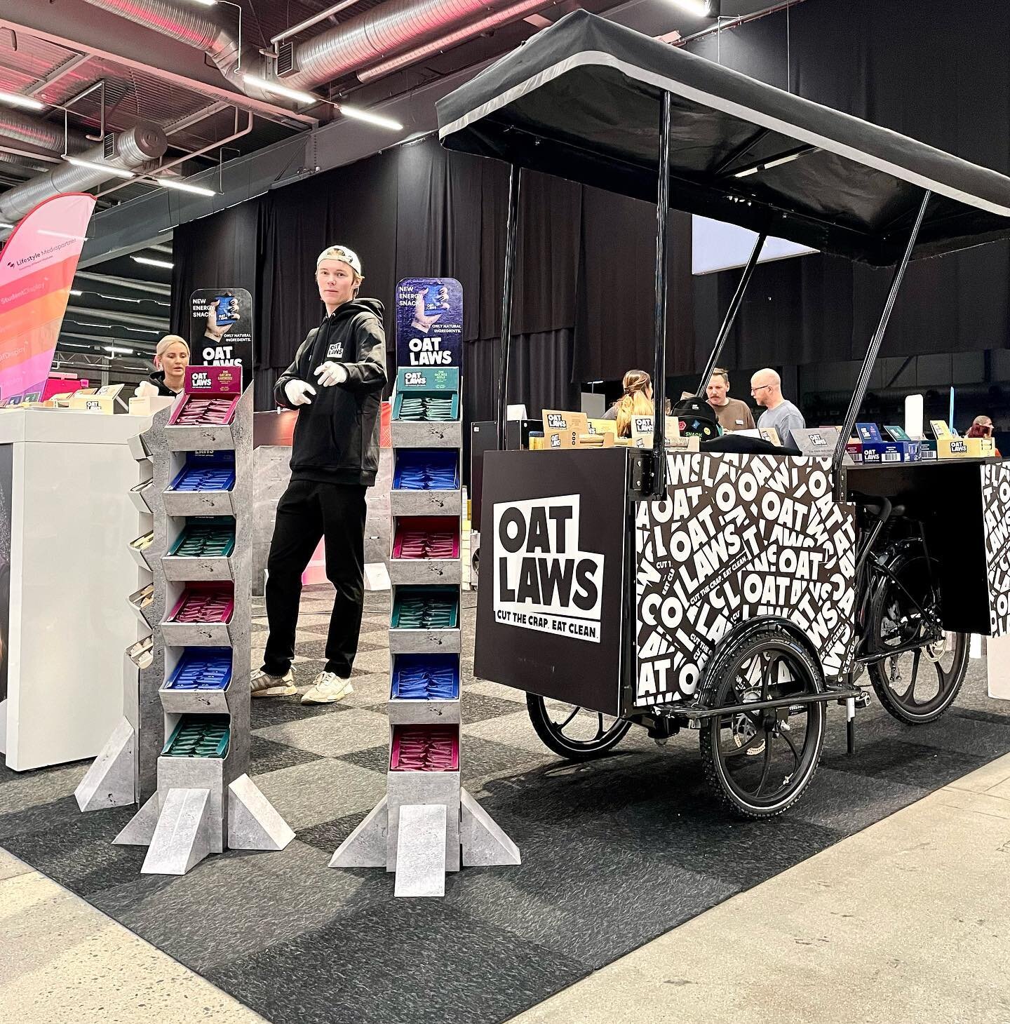 Fitnessfestivalen med Oatlaws! Guldsponsor, sampling och t&auml;vlingar f&ouml;r m&aring;lgruppen 🤩💪 

#m&auml;ssa #fitnessfestivalen #actionmarketing #sampling #produktdemo