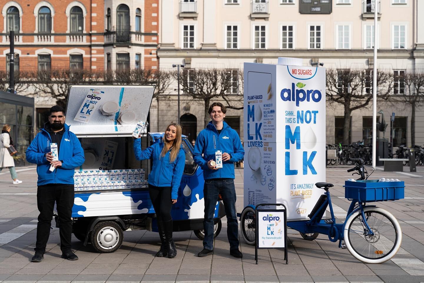 Tastings p&aring; Alpro This is not Milk! En havredryck som ska t&auml;vla mot vanlig komj&ouml;lk och framf&ouml;rallt &auml;r riktigt god! Vi samlade &auml;ven in lite data p&aring; produkten p&aring; plats &amp; feedbacken var positiv minst sagt. 