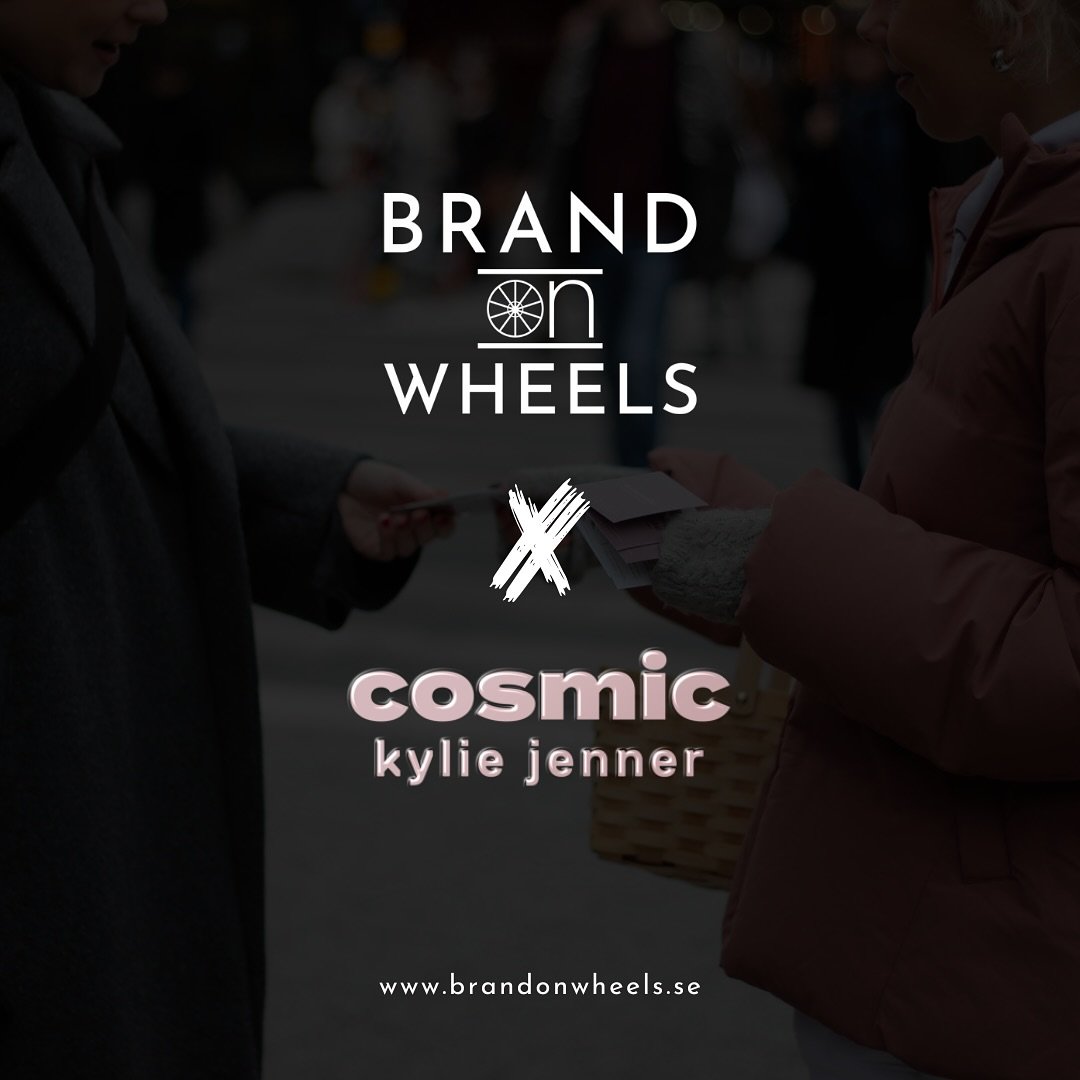 Cosmic x Lyko Flagship 🌸

I helgen var vi tillbaka med @kyliecosmetics parfym Cosmic, denna g&aring;ng i samband med @lykosverige f&ouml;r deras 1-&aring;rsjubileum i Stockholm. Doft-samples delades ut b&aring;de inne och utanf&ouml;r butiken, ihop 