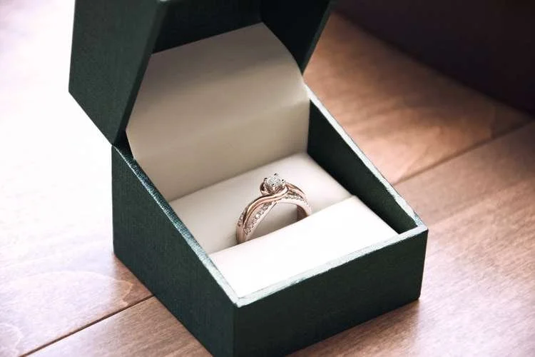 Sunny Eden™ turns hair into diamond based on multiple engagement ring choices.