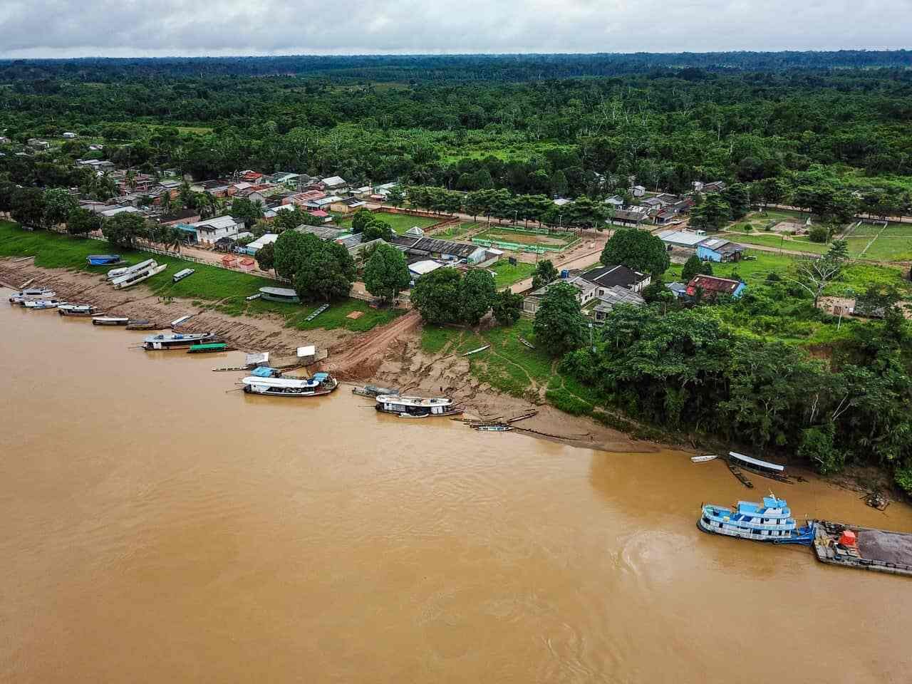   Santa Rosa is the last Brazilian town on the Purús River before crossing into Peru. It is located approximately five hours by boat from Puerto Esperanza. It is a vibrant border town with goods coming and going both to remote Brazilian communities a