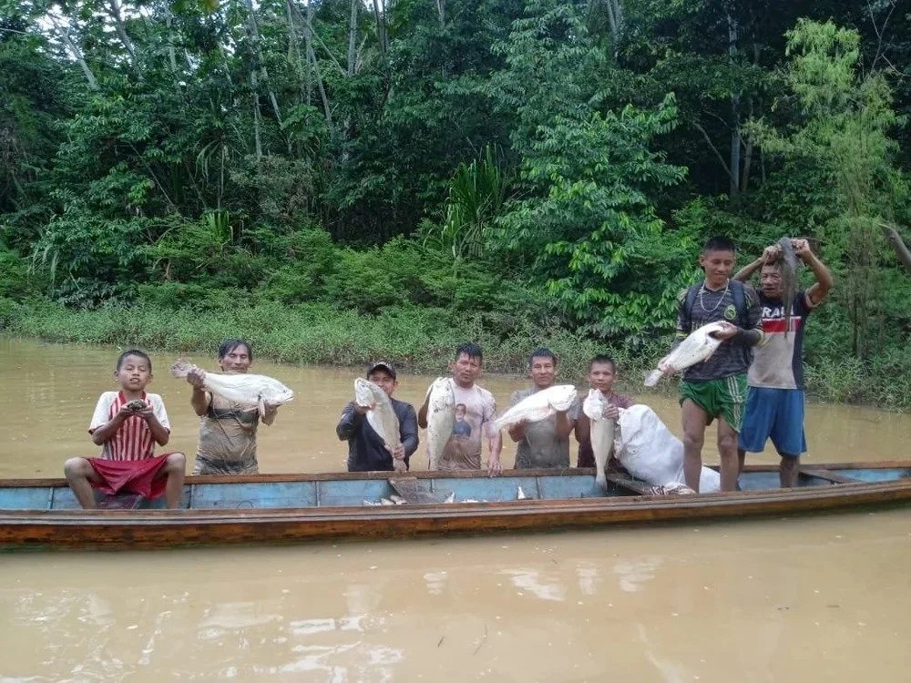Dulce gloria fishing canoe.jpg