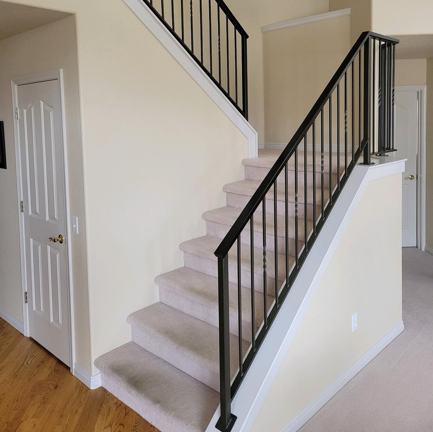 Here&rsquo;s what we refer to as the &ldquo;vertical style&rdquo; interior iron railing. Except this one has a custom twist baluster every so 3rd baluster. 

Interested in the process behind it all? 🤔

We come out and make a template that goes back 