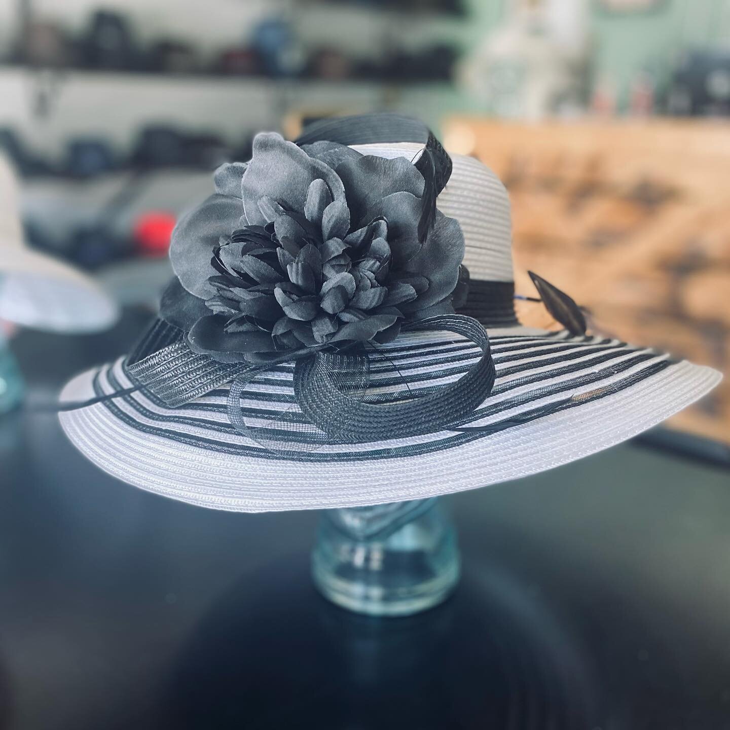 We&rsquo;re @kentuckyderby and @mothersday2021_ ready! Stop in and see our latest @fascinators and @fashionhats!! Open 11-5 today!
#smallbusiness #supportsmallbusiness #localbusiness #buffalo #buffalosmallbusinessowners #buffalosmallbusiness #hats #f