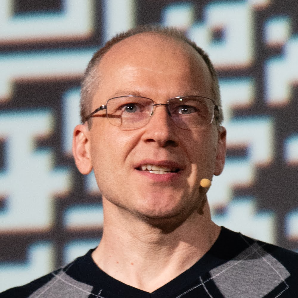 Victor Lyuboslavsky Headshot.png