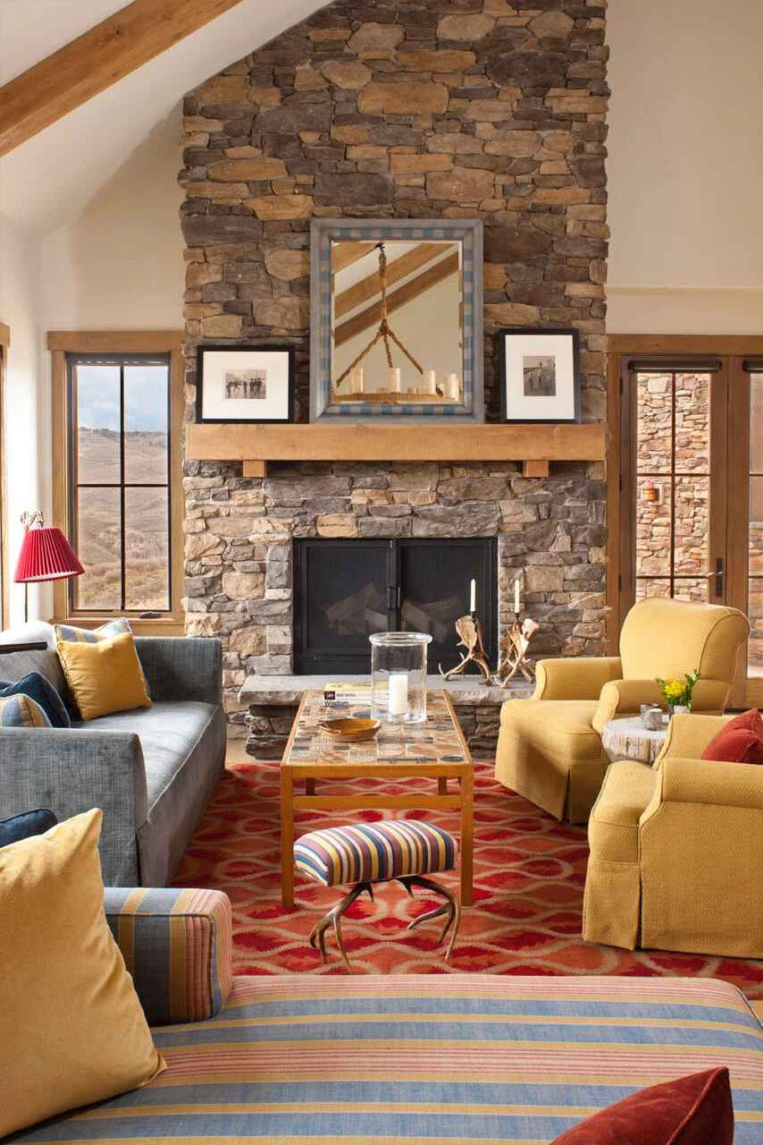 LIVING ROOM W FIREPLACE.jpeg