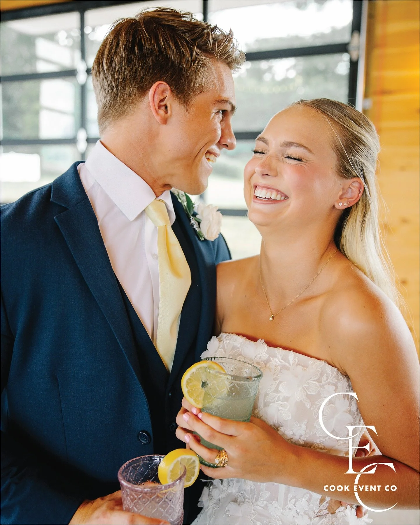 Unbelievable styled shoot designed and fully dreamed up by my incredible wife Sarah Cook at @cookeventco 
I was on photography for this one and create fun moments that felt real to life. 

#knoxville #knoxvillephotographer #wedding #tennesseephotogra