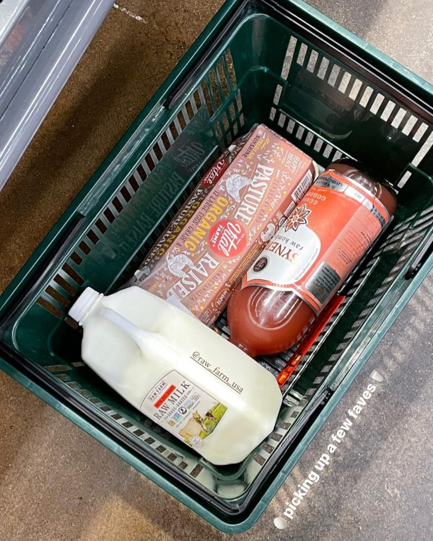 Show us your baskets 🧺 TAG next time you are shopping and show us your #groceryhaul #grocery #shopping #rawmilk #healthyrecipes #healthylifestyle #health