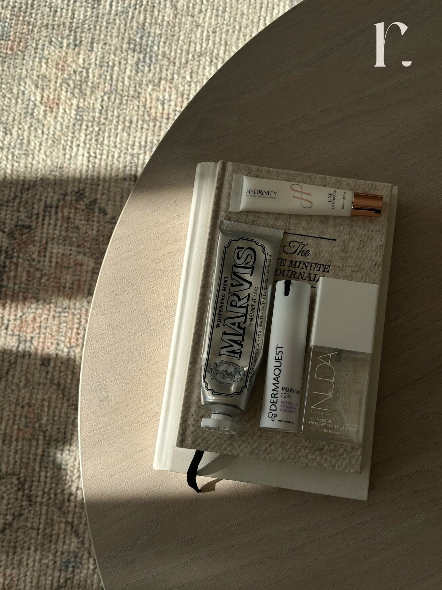 Just a few essentials 🎀😶&zwj;🌫️

How exciting it is to have products you love at home! Investing in your self care is a necessity in our eyes ✨