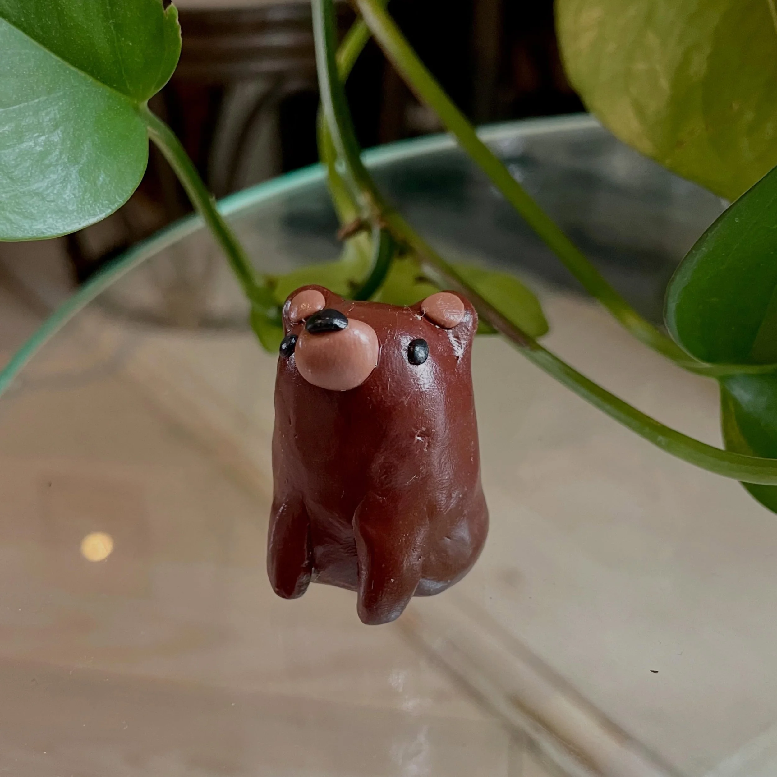 Just another lil bear 🐻 

#polymerclay #bear #sculpting #miniature
