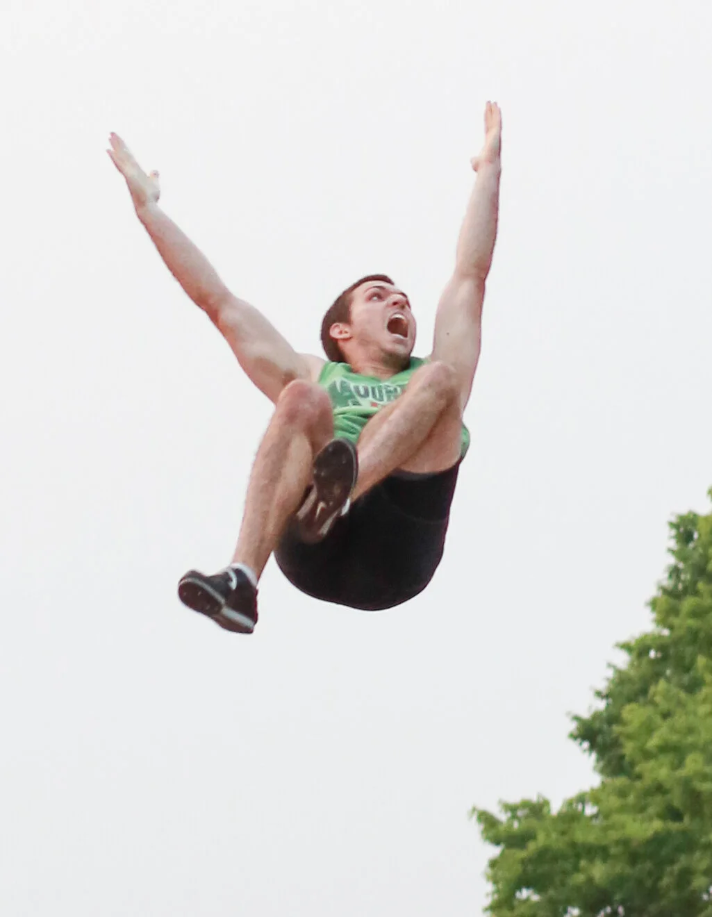 Last year's top vault was Peter Geraghty’s 18’6″ pr, an astounding leap on land, sea, or barge.