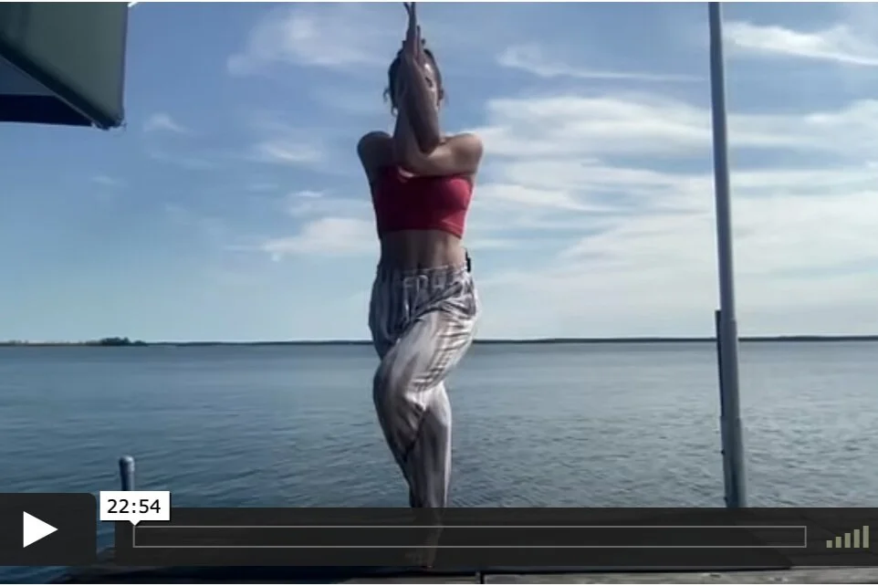 (23 min YOGA) Fall Equinox Flow w/ Amanda Helen