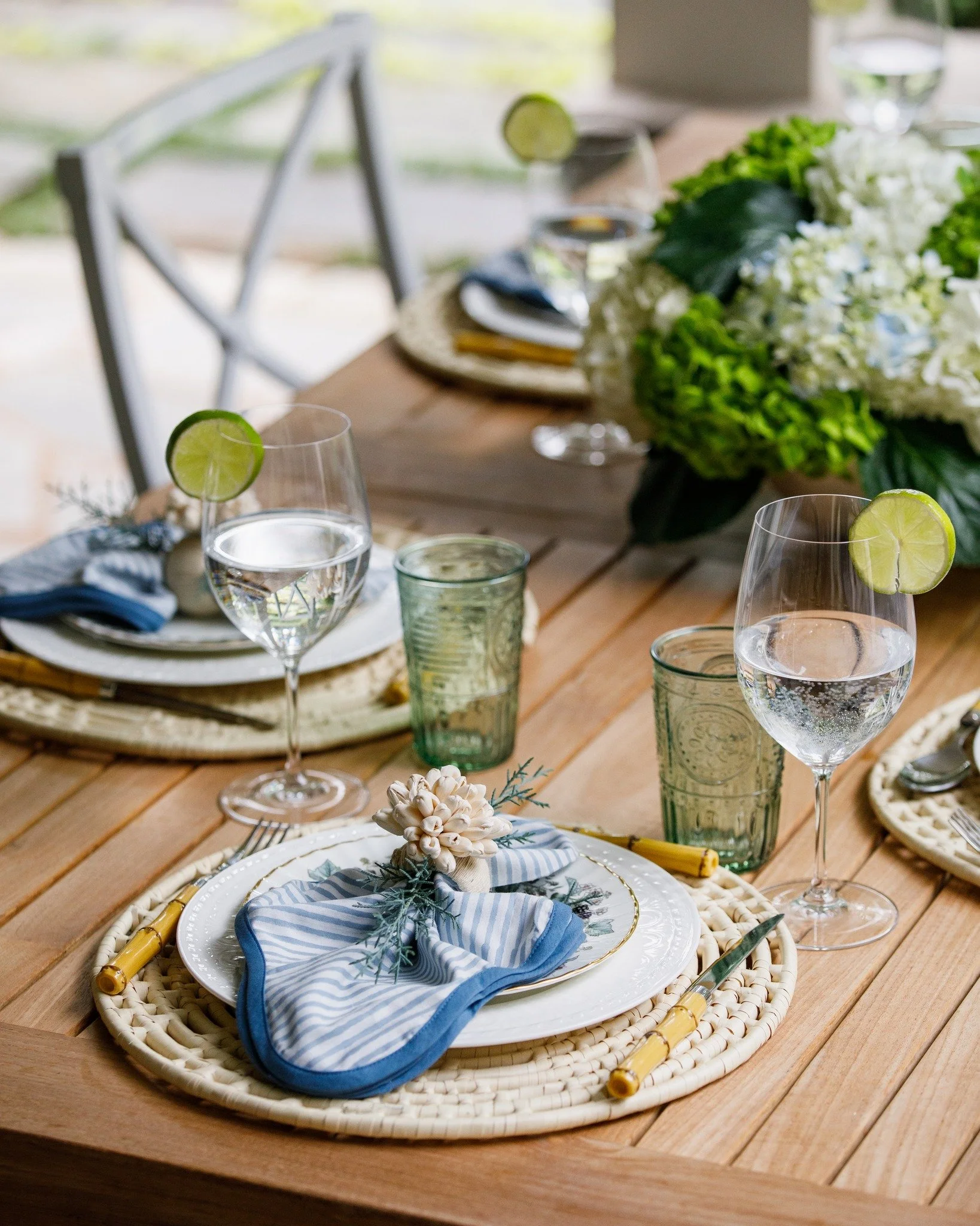 Saturday afternoon brunch ready.

 📸 by @laurenchambers_interiorsphoto
&bull;
&bull;
&bull;
&bull;
#whitneydurhaminteriors #atlantainteriors #atlantainteriordesigner #edesign #edesigner #interiordesign #interiors #instadesign #interiorstyle #atlanta