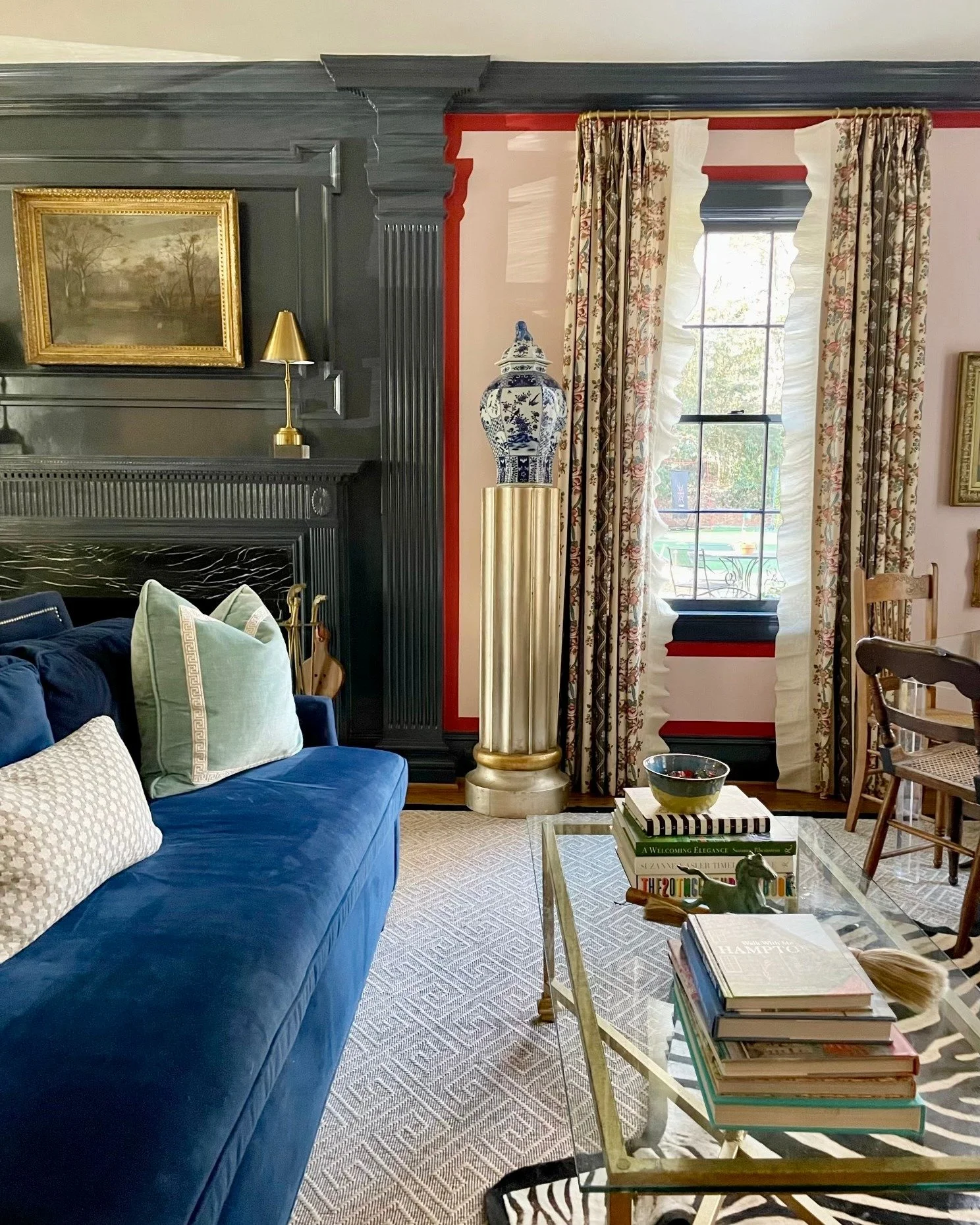 There&rsquo;s something about that soft afternoon light&mdash;it turns every corner into a moment.
&bull;
&bull;
&bull;
&bull;
#whitneydurhaminteriors #atlantainteriors #atlantainteriordesigner #edesign #edesigner #interiordesign #interiors #instades