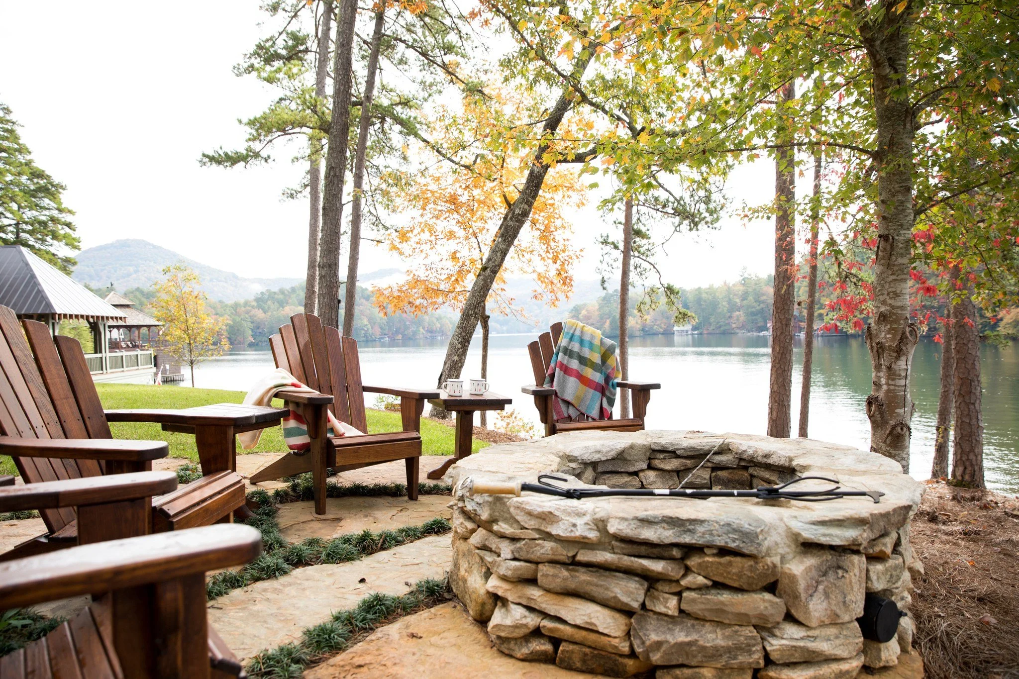 If you need us, we&rsquo;ll be by the fire. 

📸 by @lauranegrichilders
&bull;
&bull;
&bull;
&bull;
#whitneydurhaminteriors #atlantainteriors #atlantainteriordesigner #edesign #edesigner #interiordesign #interiors #instadesign #interiorstyle #atlanta