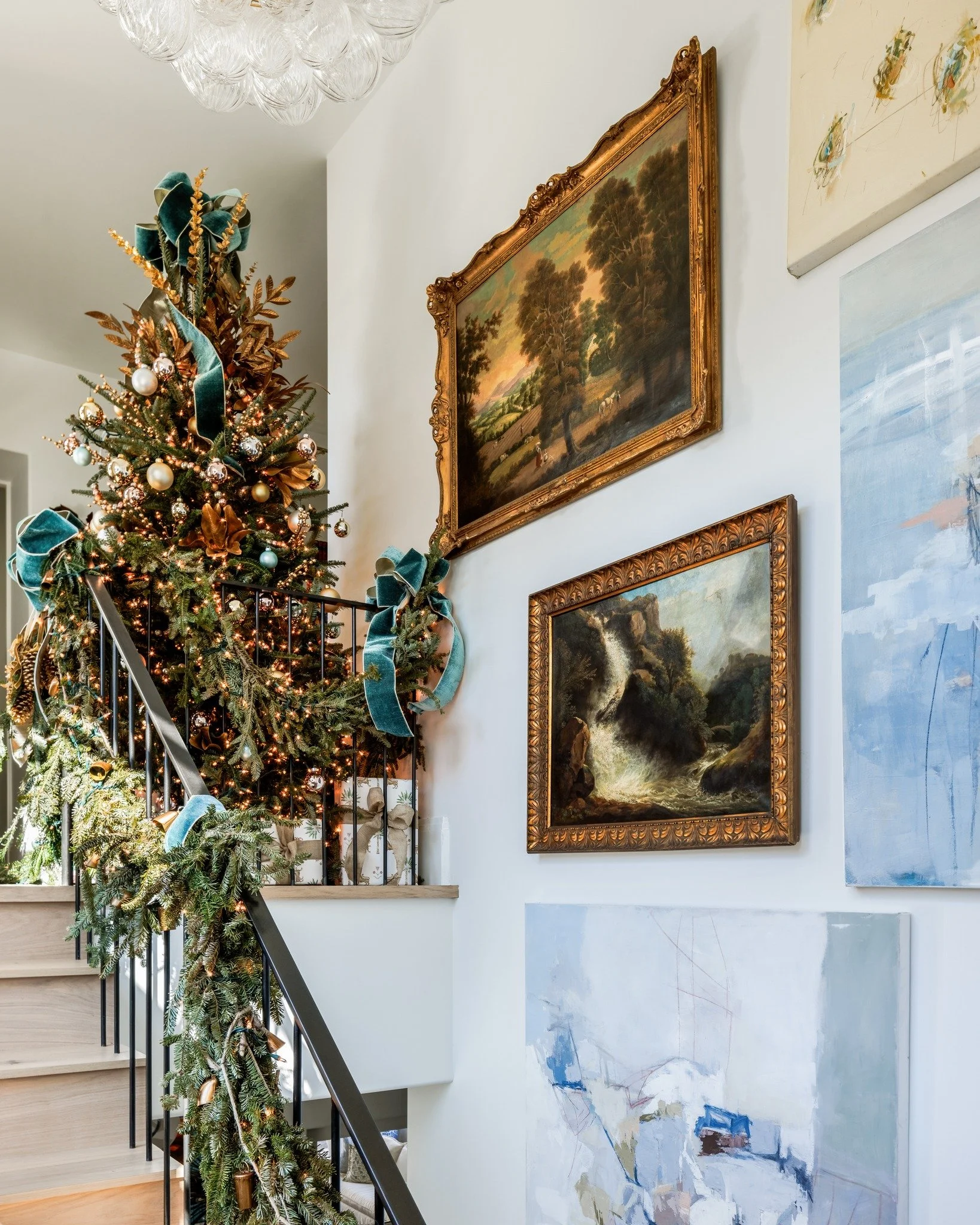 I love looking back on my time with the Atlanta Homes &amp; Lifestyles Home for the Holidays Showhouse. Make sure to get your ticket to this year's showhouse, you won't want to miss it. 

📸 by @laurenchambers_interiorsphoto

&bull;
&bull;
&bull;
&bu