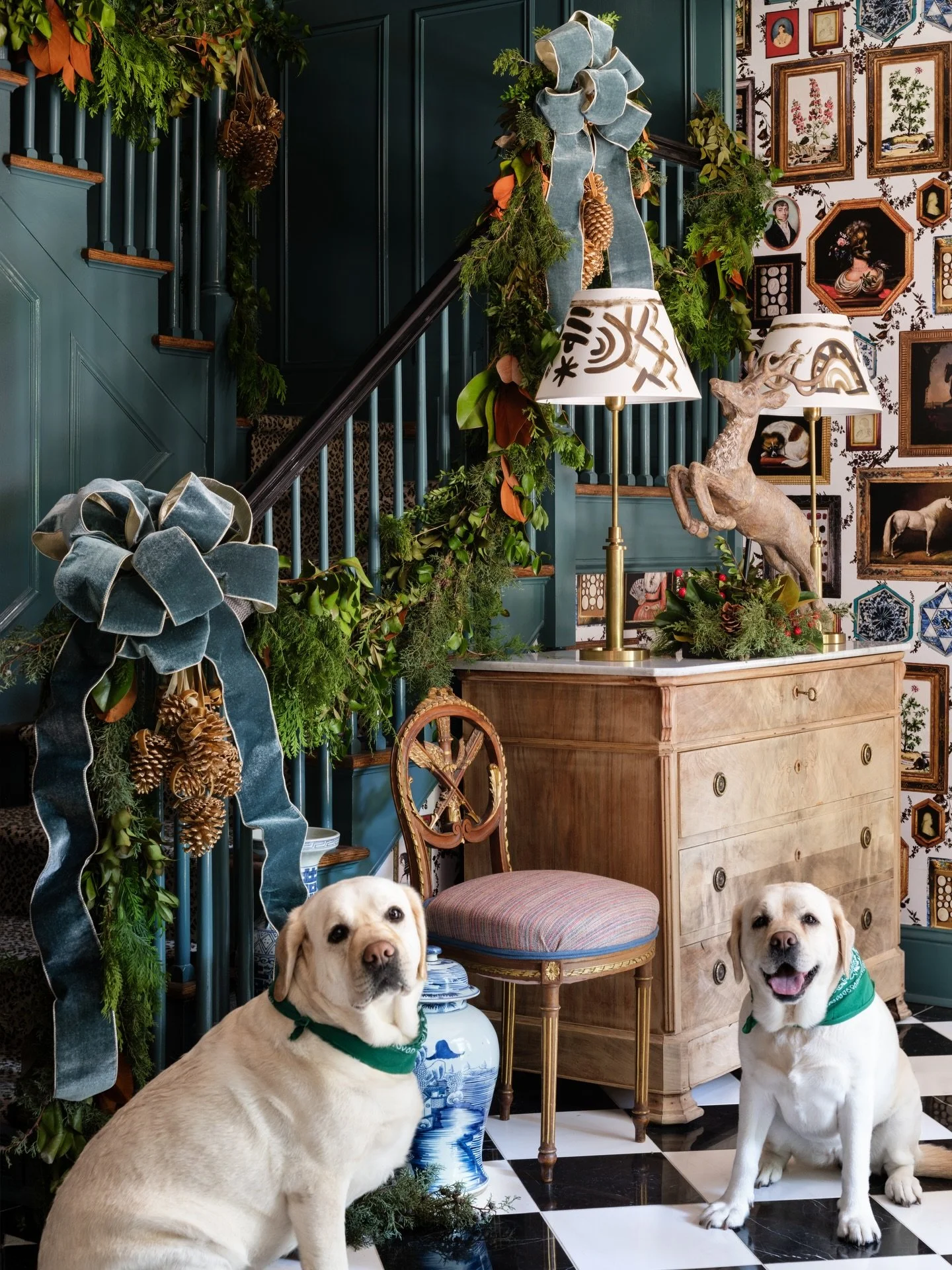 These pups are ready to spread holiday cheer to every guest. 

📸 by @laurenchambers_interiorsphoto 
&bull;
&bull;
&bull;
&bull;
#whitneydurhaminteriors #atlantainteriors #atlantainteriordesigner #edesign #interiordesign