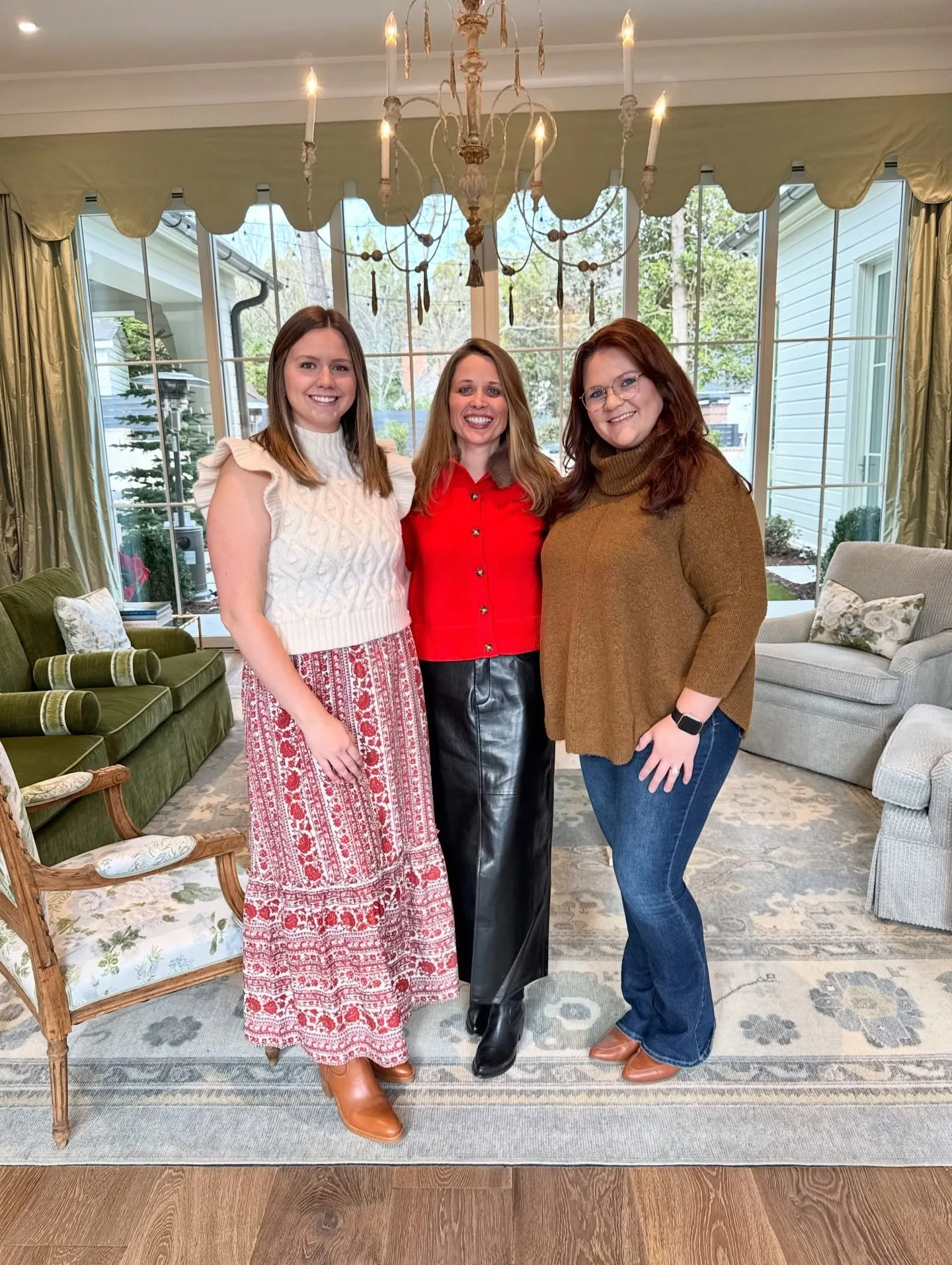 A fun and festive day with the best team around!
🎄
&bull;
&bull;
&bull;
&bull;
#whitneydurhaminteriors #atlantainteriors #atlantainteriordesigner #edesign #interiordesign