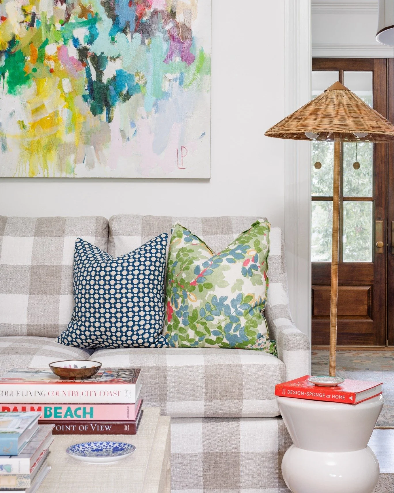 It may be cold out but with a space like this it&rsquo;s always spring. 

📸 by @laurenchambers_interiorsphoto

&bull;
&bull;
&bull;
&bull;
#whitneydurhaminteriors #atlantainteriors #atlantainteriordesigner #edesign #edesigner #interiordesign #interi