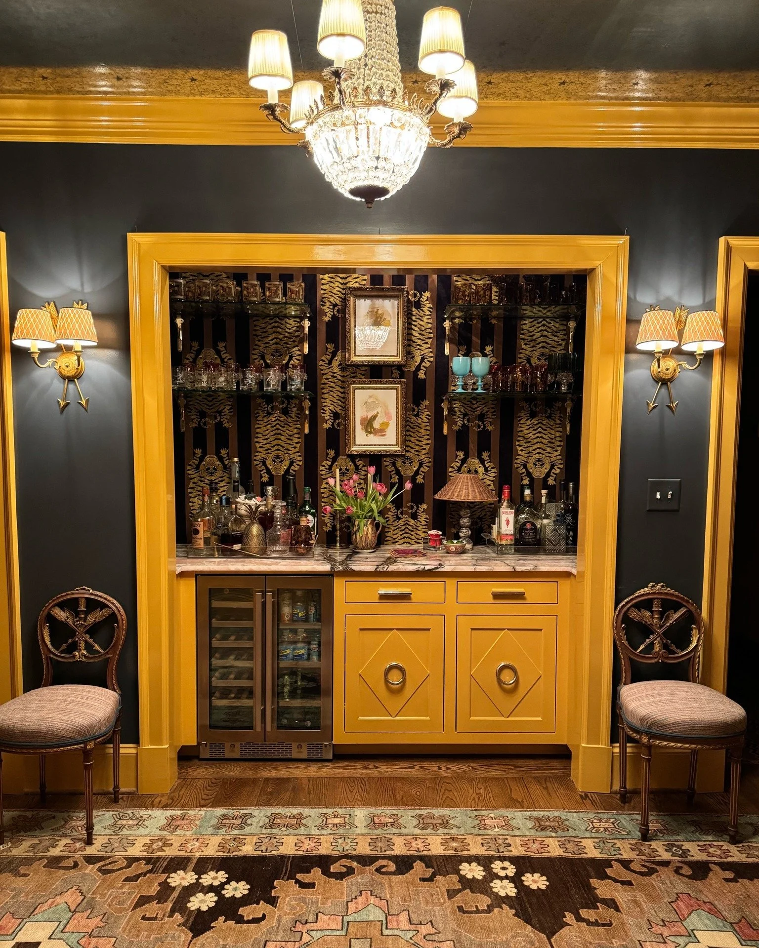 Adding a splash of spring to every space!

&bull;
&bull;
&bull;
&bull;
#whitneydurhaminteriors #atlantainteriors #atlantainteriordesigner #edesign #edesigner #interiordesign #interiors #instadesign #interiorstyle #atlantainteriordesign #atlinteriorde