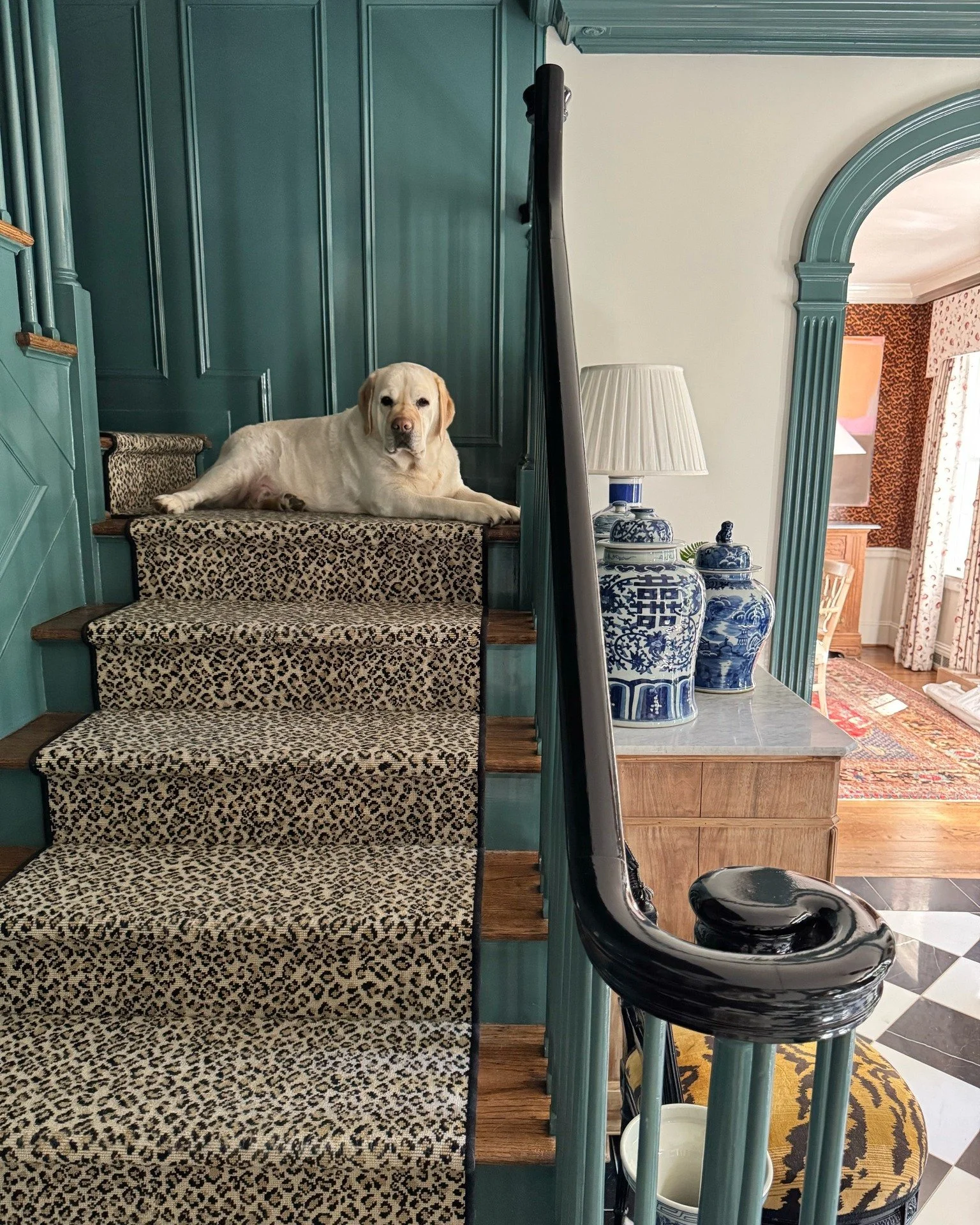 Who did it better?
🐾
&bull;
&bull;
&bull;
&bull;
#whitneydurhaminteriors #atlantainteriors #atlantainteriordesigner #edesign #edesigner #interiordesign #interiors #instadesign #interiorstyle #atlantainteriordesign #atlinteriordesign #residentialdesi