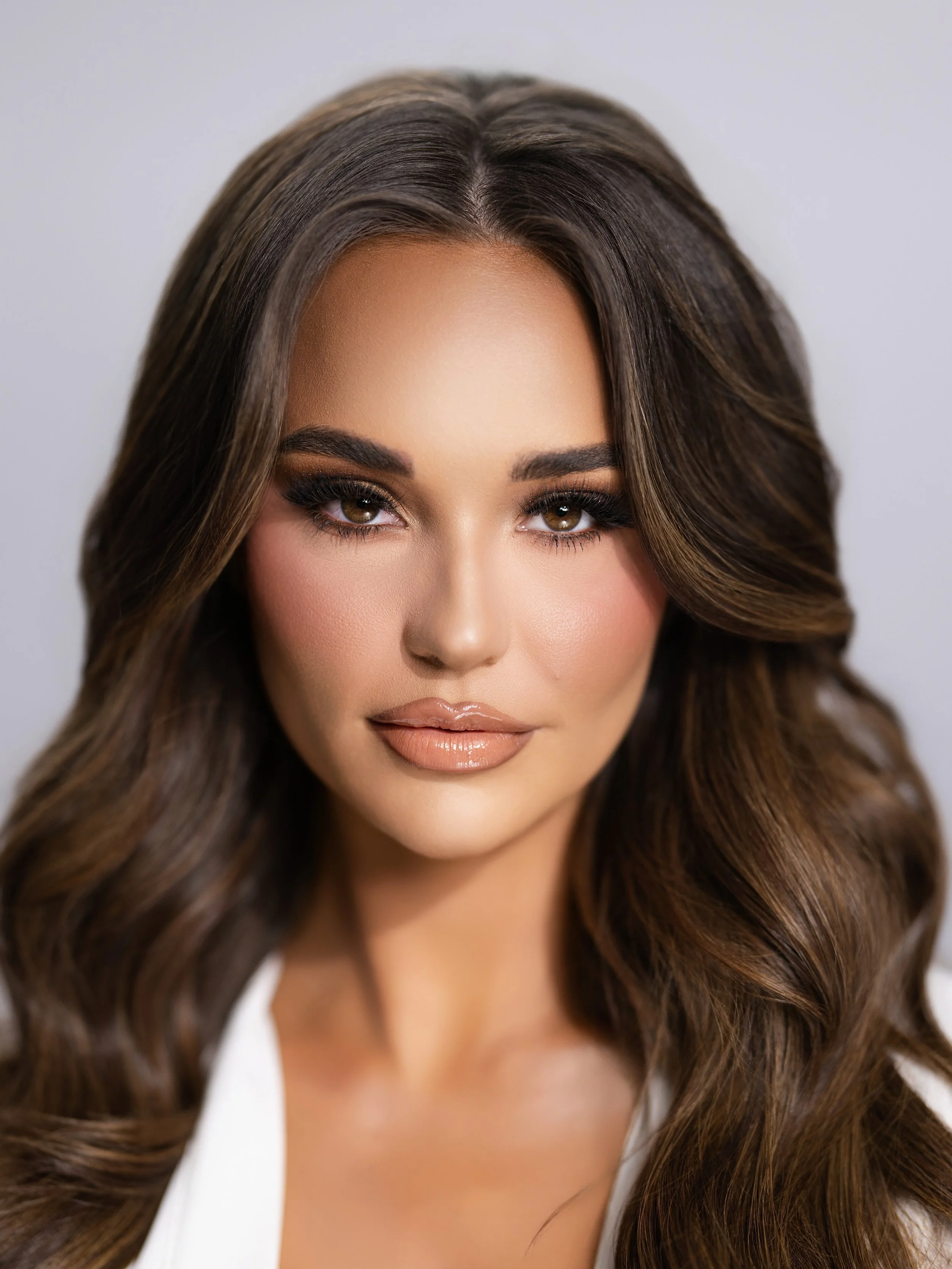 Learn this pageant makeup look STEP BY STEP 👏🏻 @hmbyasianicole has now released an in-depth tutorial of how she created this stage-ready pageant glam. Perfect for professionals &amp; contestants looking to up their skill set. 

Model @ken.mosley 
P