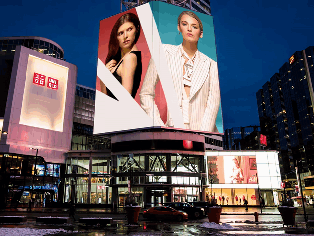 "A Simple Favor"
Yonge & Dundas OOH takeover
entertainmentOne
