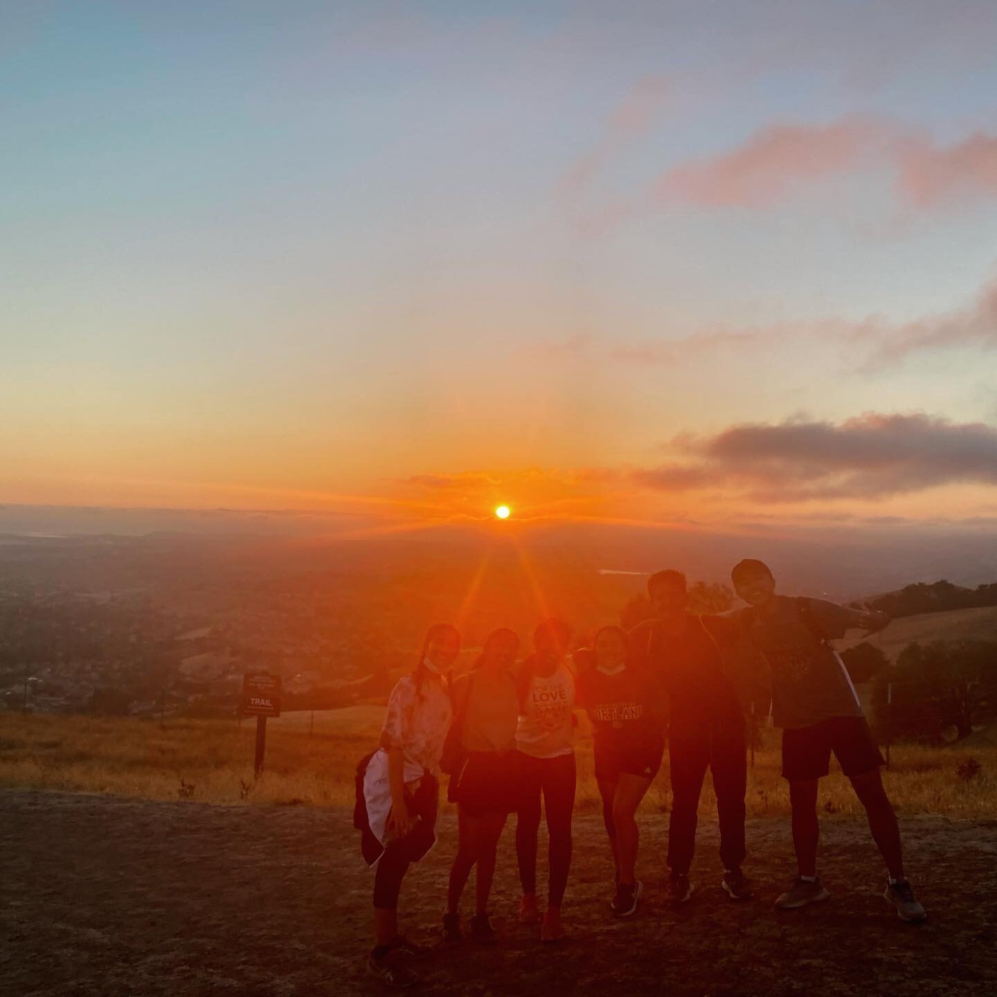 best hike ever with the outdoors club fam🌄❤️ join us next time !!!