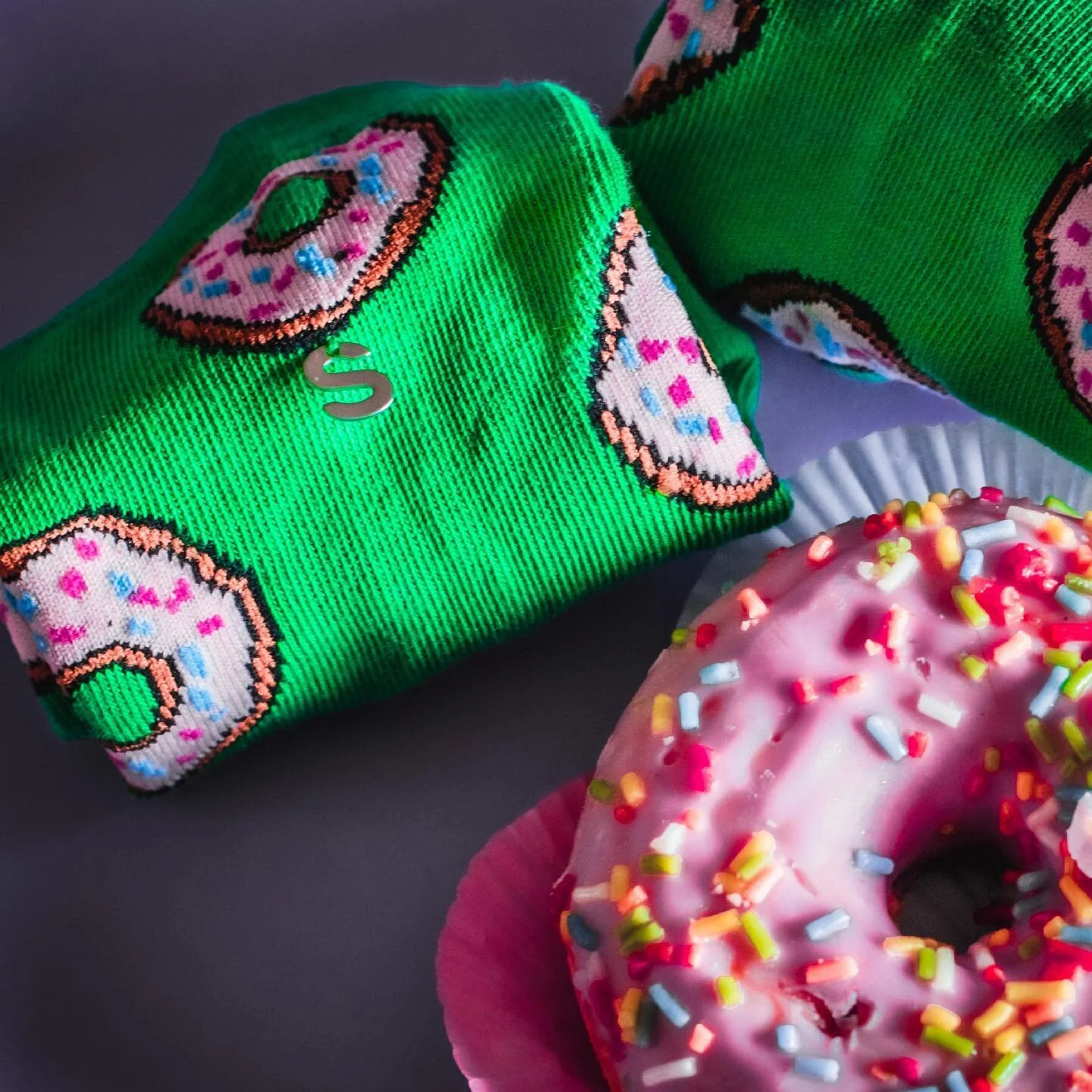 🍩😋 run for it!! 
smuthbrand.com or DM for orders 📩
#smuthsocks #smuthdonuts #smuth