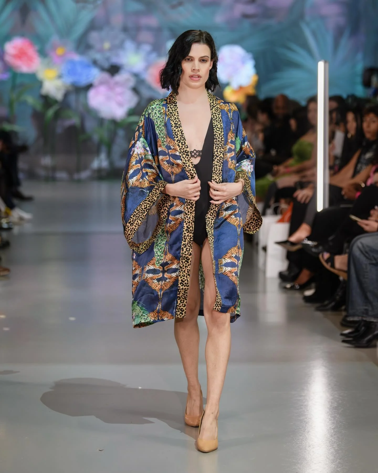 Soft silk, sharp claws, Bad Kitty Kimono hits the runway. 🐈&zwj;⬛ 

Event:  @startupfashionweek
Producer/Founder:  @jodigoodfellow
Media Director: @nsbkim
Production Team: @itssotherese @ohmabella @itstimills @cherrycokekilla_ @maheennrana @reinvent