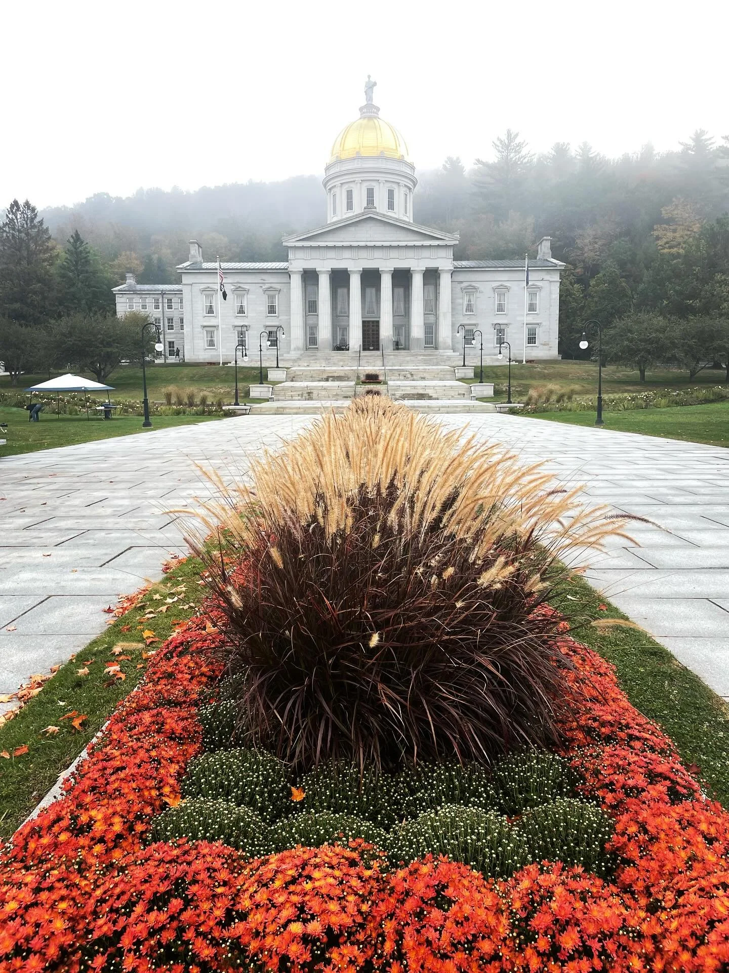 Gorgeous fall morning in Montpelier&hellip;.come enjoy the crisp air with your favorite farmers! 🍁

#montpeliervt #knowyourfarmers #vermontbyvermonters #capitalcity