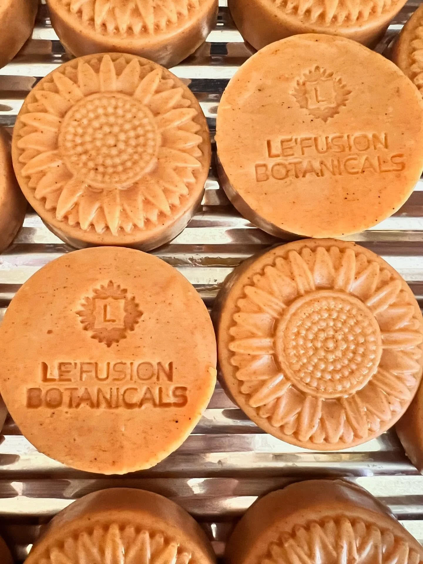 ✨ VENDOR HIGHLIGHT ✨

LeFusion Botanicals

After completing her herbal certification with Sage Mountain Herbal Center in 2018 with a deep commitment to organic and ethically sourced ingredients, Kelly Kindestin of Le&rsquo;Fusion Botanicals embarked 