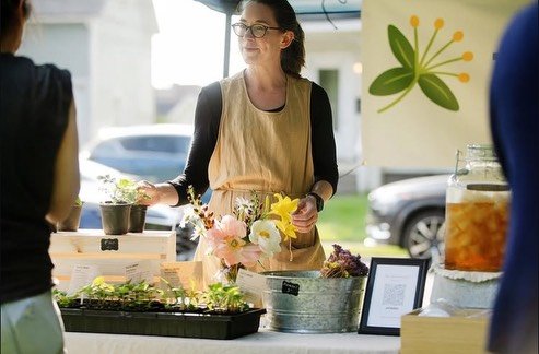 ✨Winter Vendor Spotlight✨ A new addition to the CCFM community, Tilia Tea Company is a Barre-based microfarm growing tea and medicinal herbs. When faced with the challenge of land access to grow her herbs and teas, @tiliateaco owner Amber got creativ