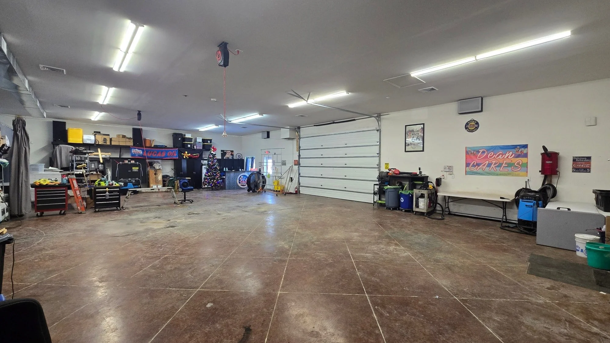 We're glad to announce, our water lines are unfrozen and we're open for business! 

Book here: deanautocleaning.com/scheduling