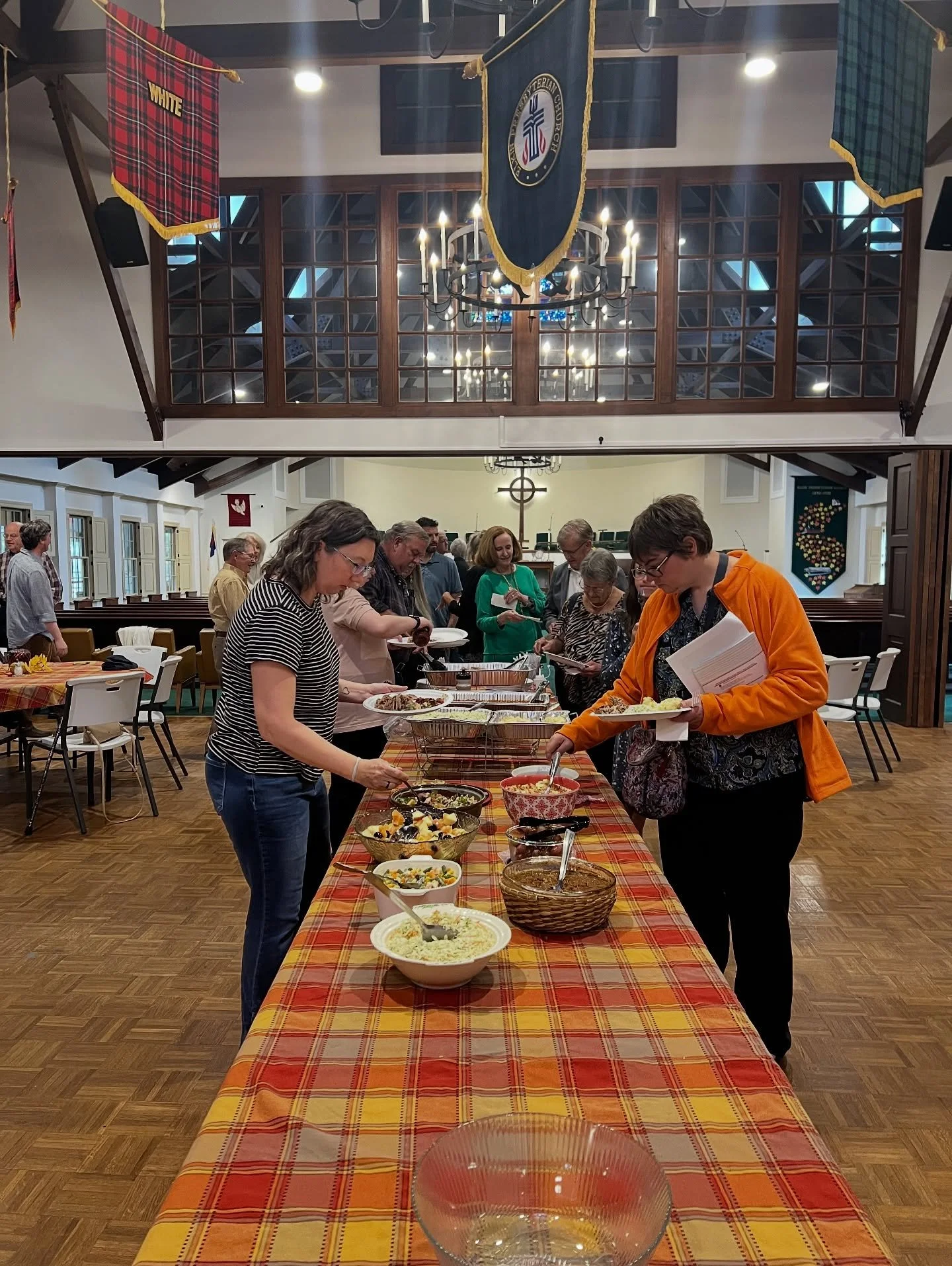 We had a lovely fall picnic this weekend! 🧺

Thank you to all who joined and especially our amazing volunteers for cooking, organizing the raffle, and making the church look extra cozy! 🍂🎃😇

Hope everyone is having a good week! 😊