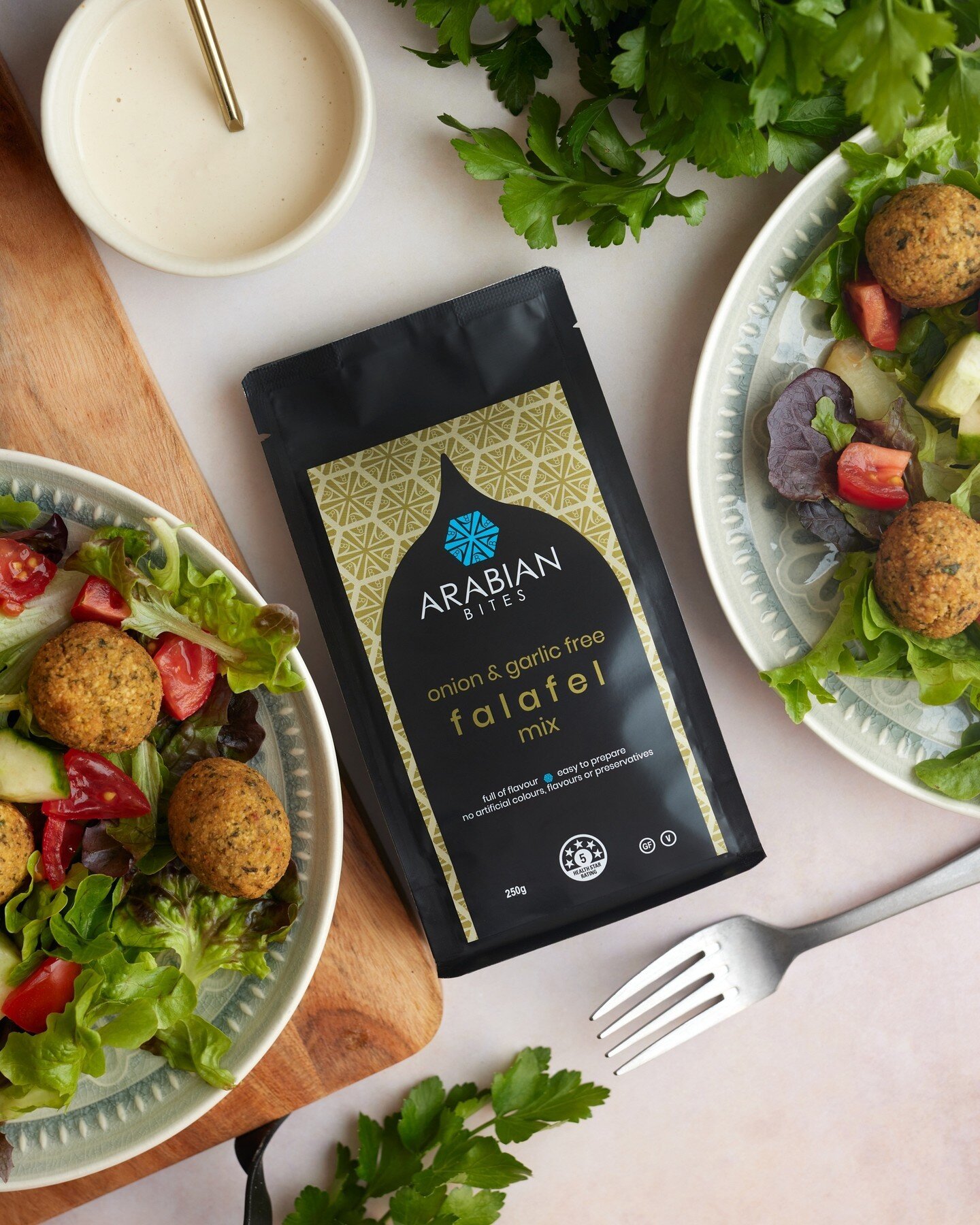 Know someone who chooses to steer clear of onion and garlic, but still loves REAL food with REAL flavour?⁠
⁠
Send them our way 🤗⁠
⁠
@arabianbites Onion &amp; Garlic Free Falafel Mixes - ready in minutes 😍⁠
⁠
⁠
⁠
⁠
